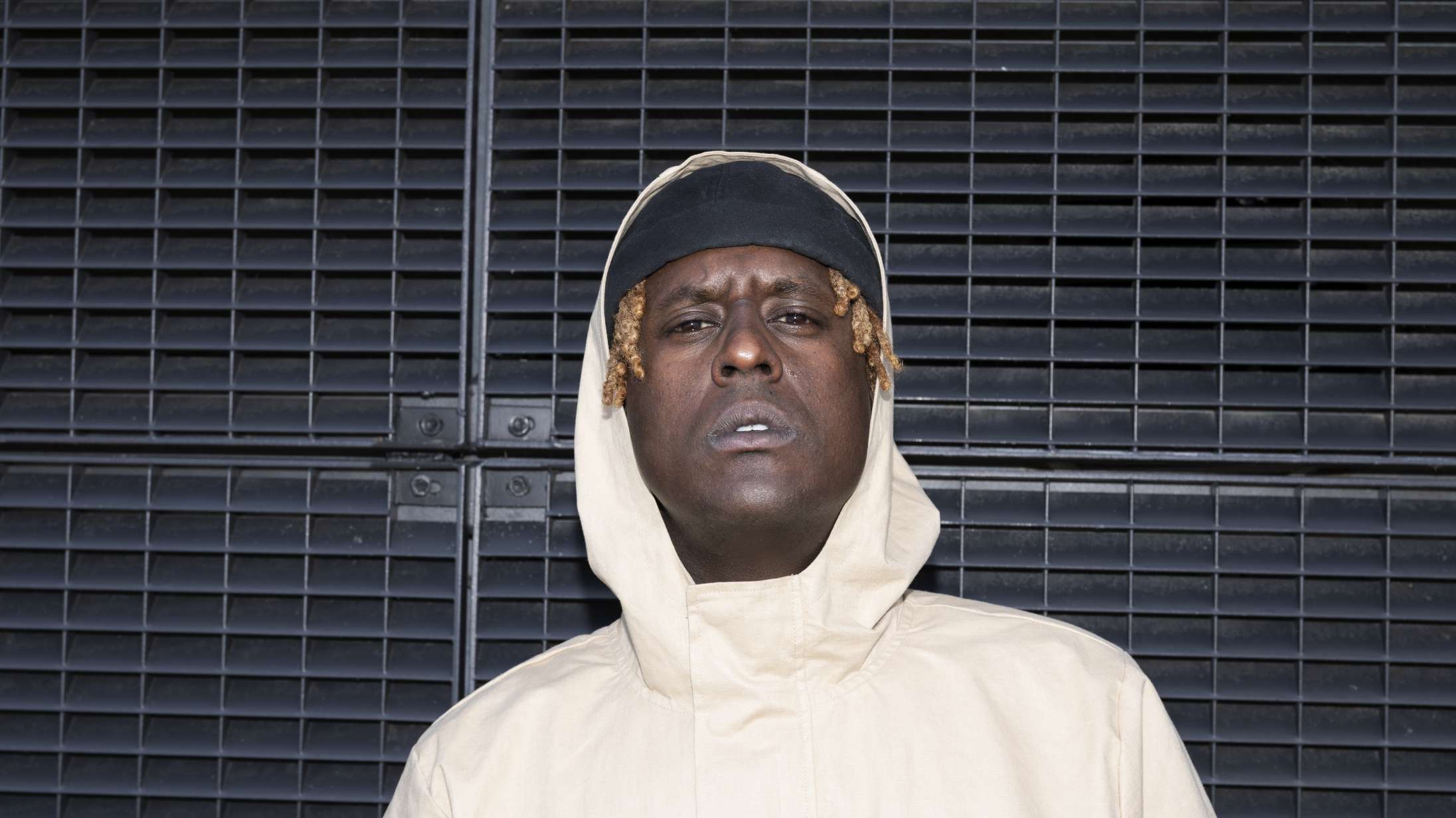 Aarhus-rapper forsvarer dansk gaderap: »Du kan ikke bede ghettoen om ikke at være ghettoen«