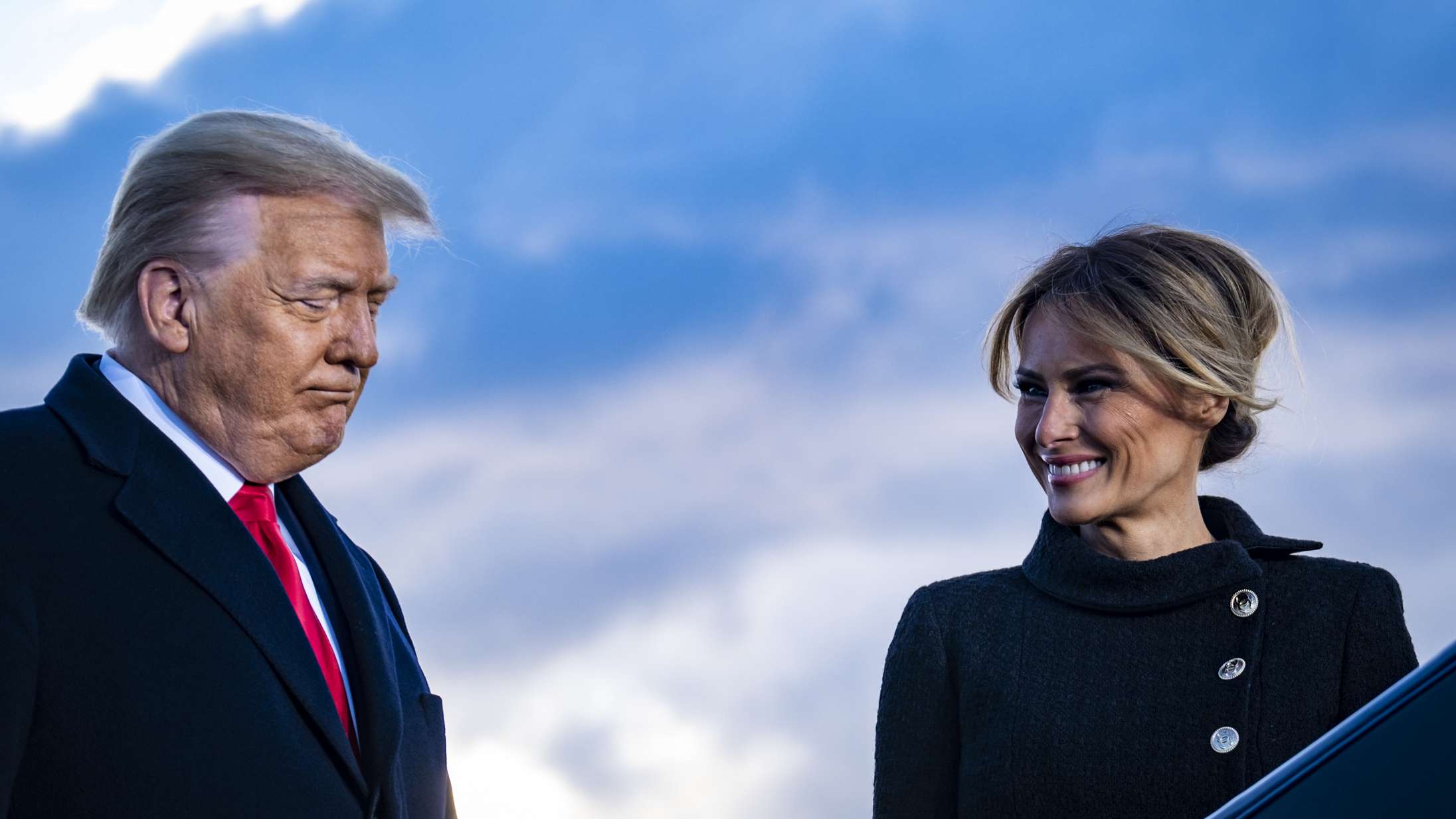 Twitter smider Donald Trump på porten for evigt og altid