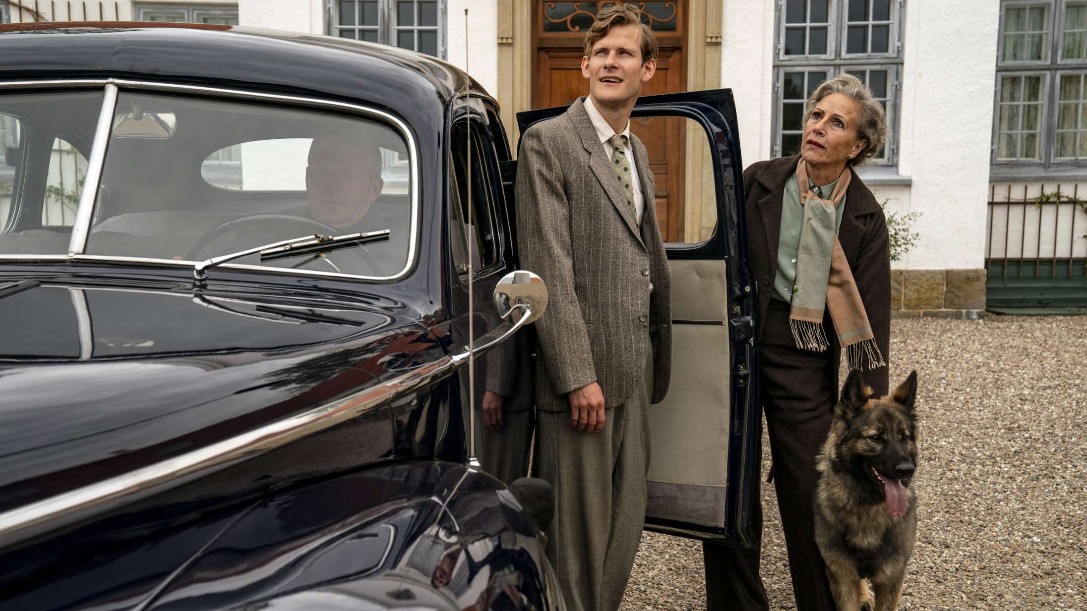 Se traileren til Bille Augusts Karen Blixen-film ’Pagten’