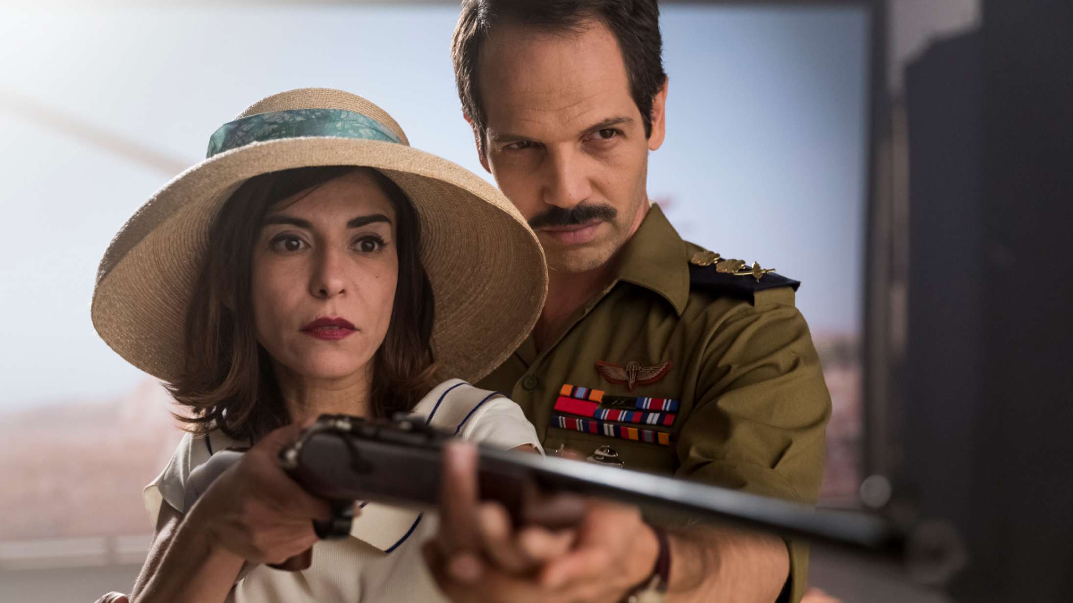 ’Tel Aviv on Fire’: Streamingaktuel film tackler tunge emner med sæbeopera, hummus og virkelig godt selskab