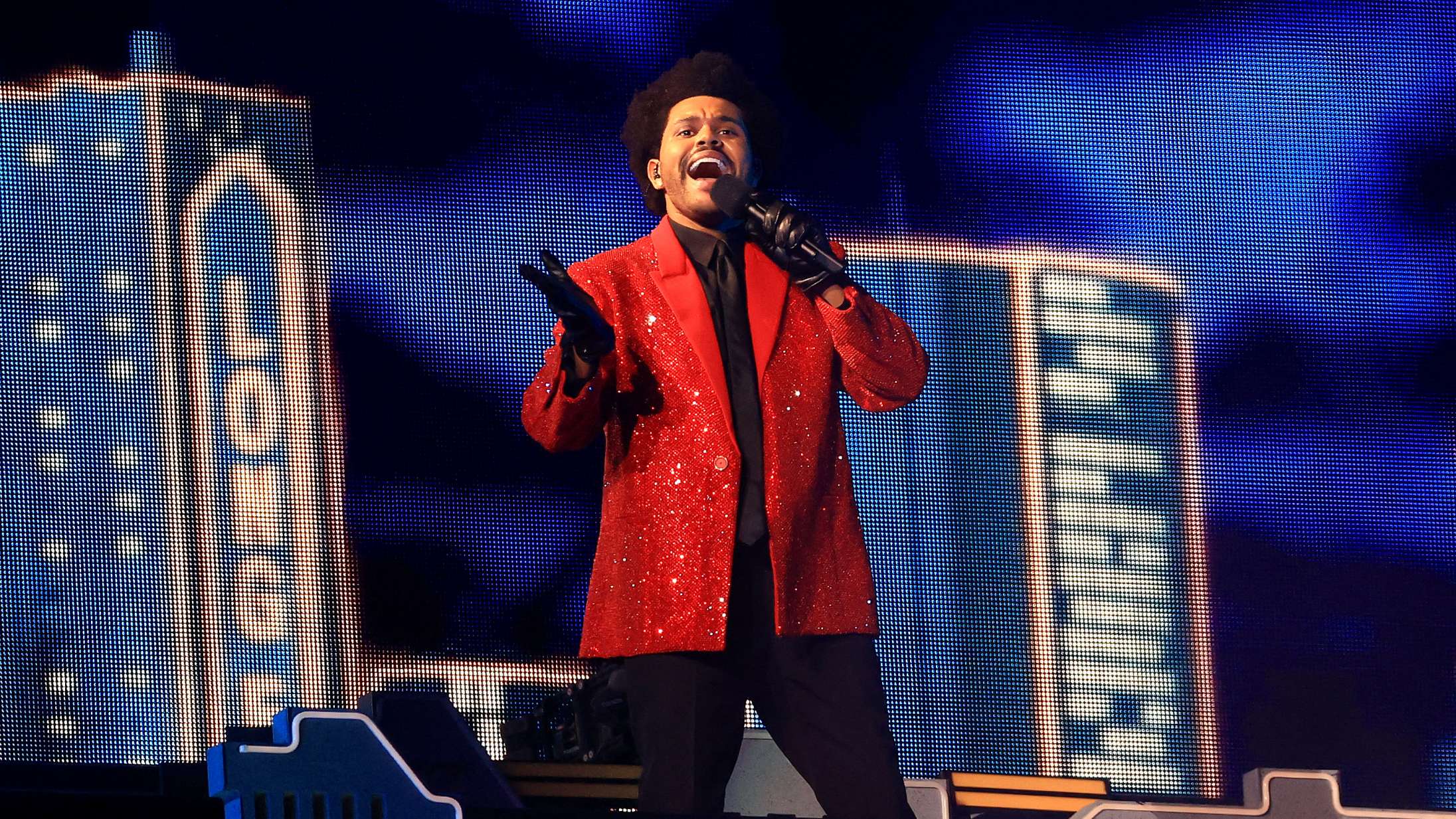 Ét særligt moment fra The Weeknds Super Bowl-show har affødt massevis af memes