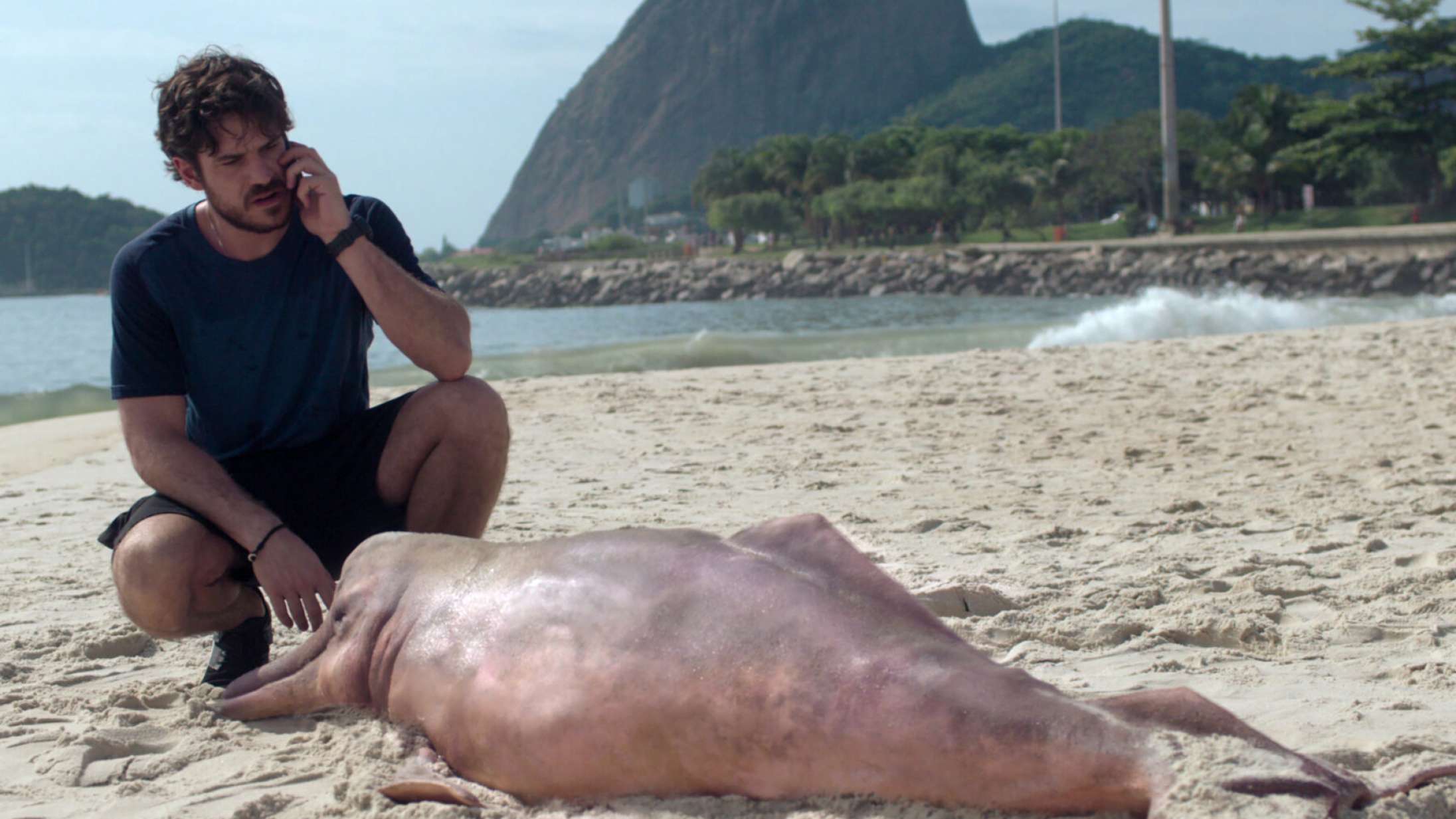 ’Usynlig by’: Brasiliansk Netflix-serie lokker med ildånder, havfruer og floddelfiner