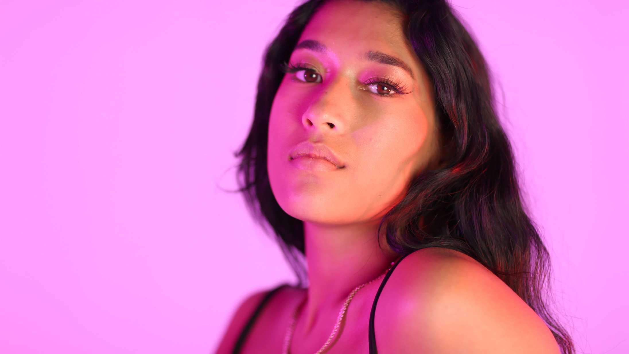 ‘Skamløs’: Ny DR3-serie om unge kvinders seksualitet er et rørende generationsportræt