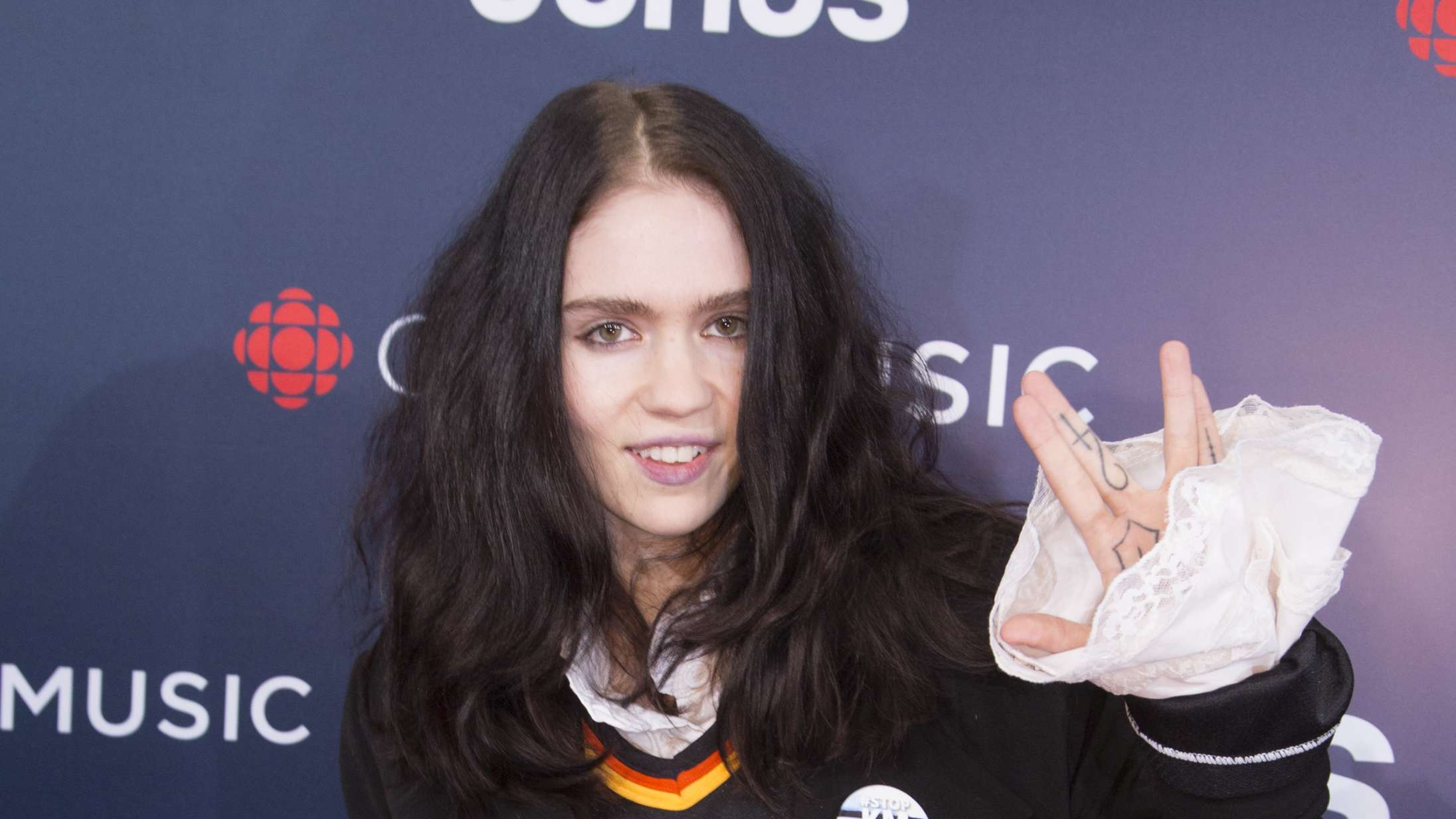 36 millioner kroner på 20 minutter: Grimes tjener kassen på krypto-kunst