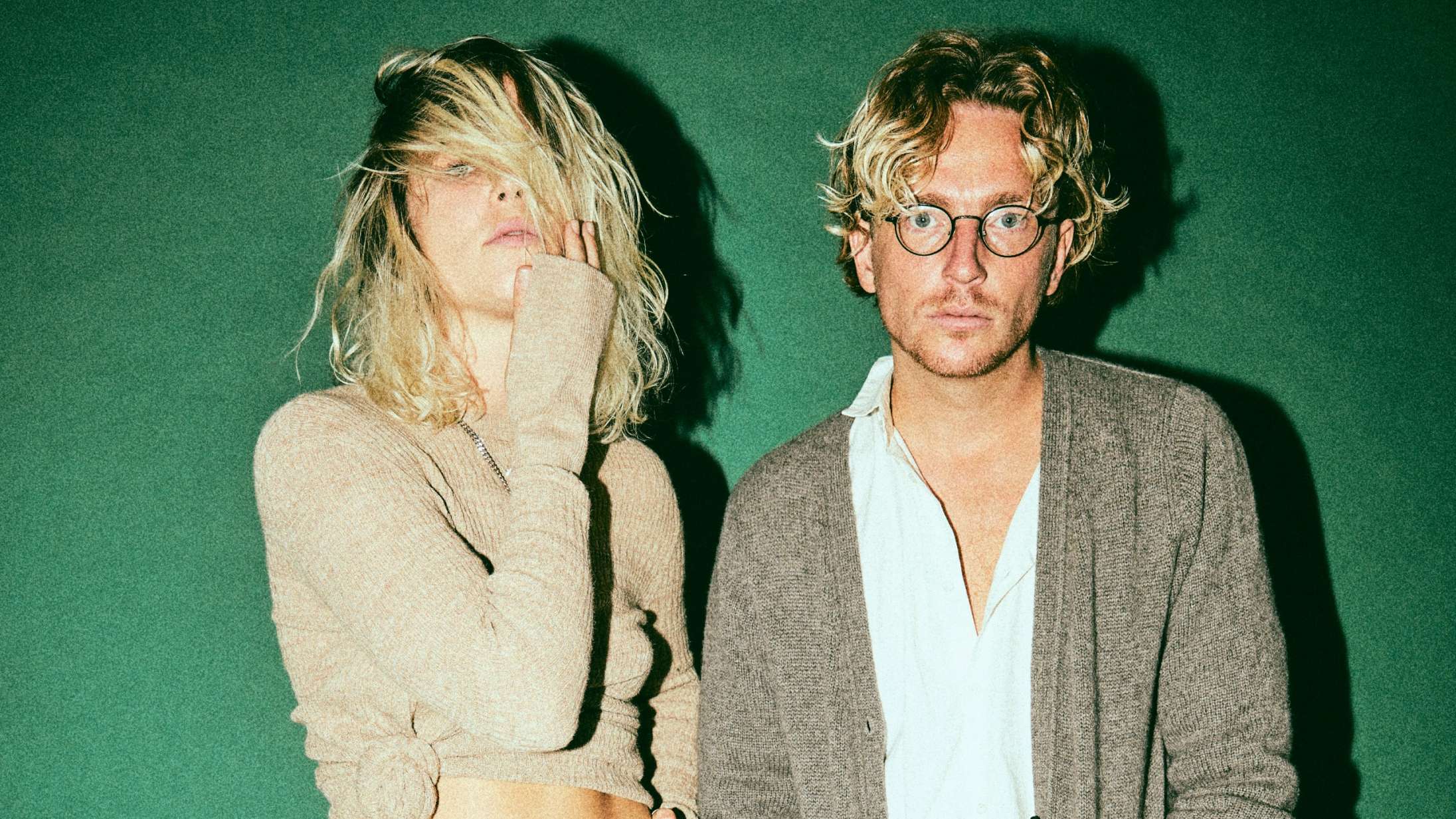 Off Bloom imiterer Rihanna og Lana Del Rey på debutalbum med habil pop