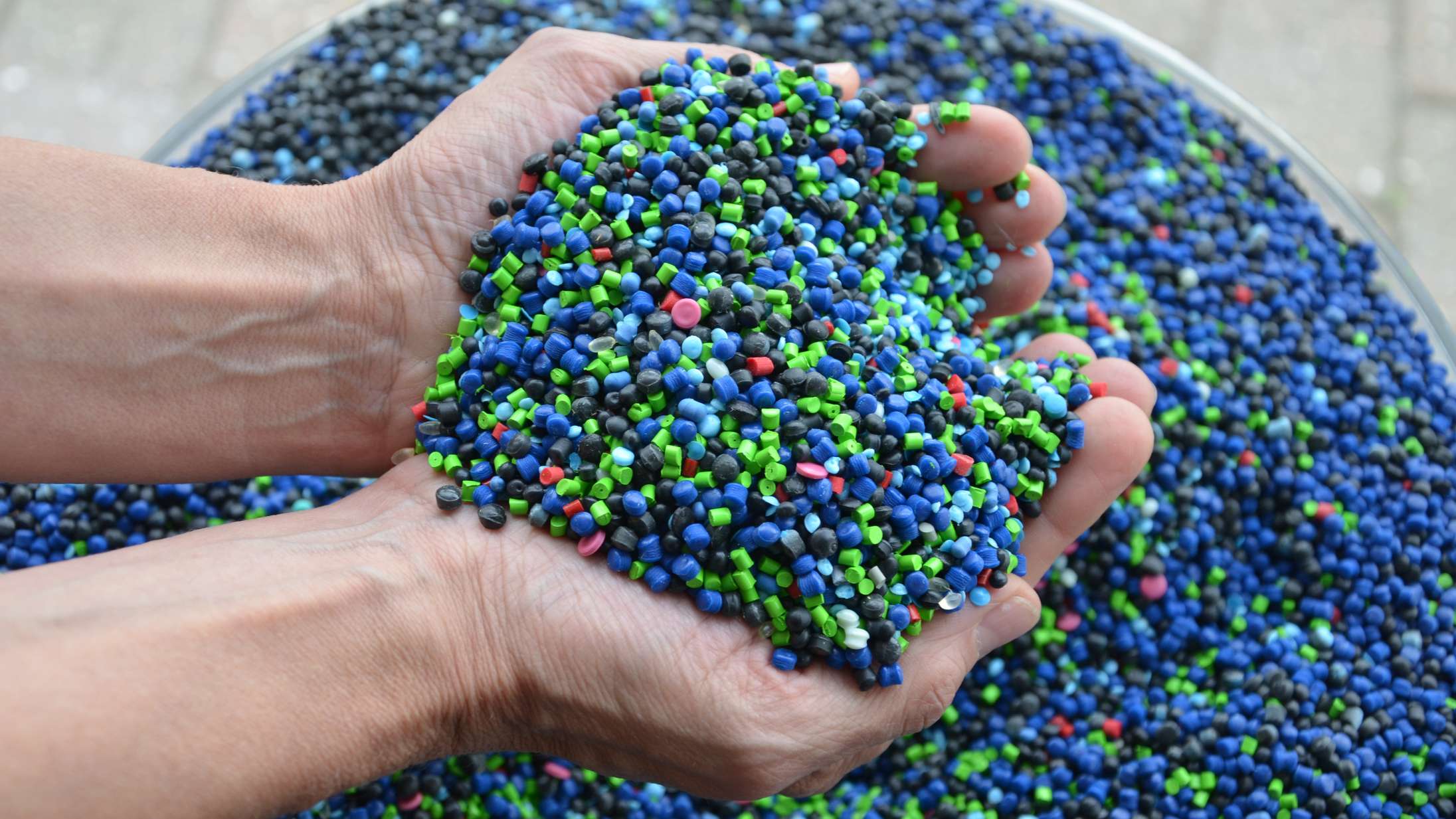 Vi bliver nødt til at snakke om genbrugsplastik