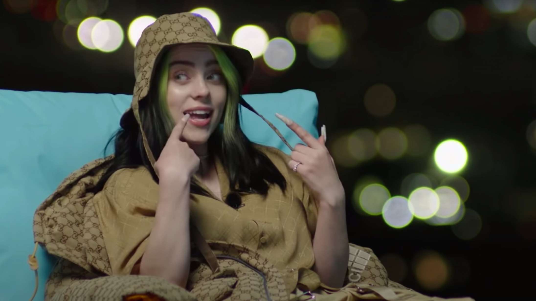 Billie Eilish fortæller grædende om »den smukkeste ting, jeg nogensinde har oplevet« i nyt interview