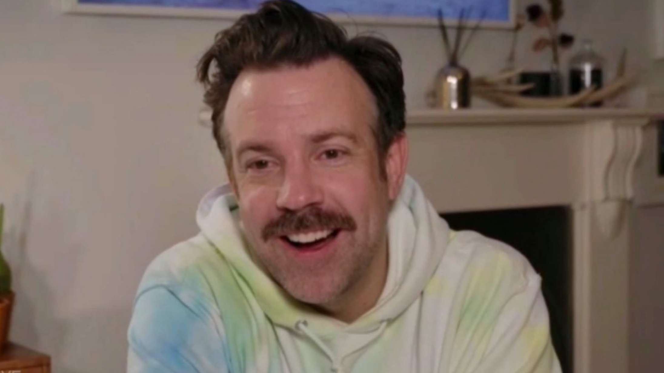 Golden Globe-vinder Jason Sudekis stjal showet med en gammel hoodie og rablende takketale
