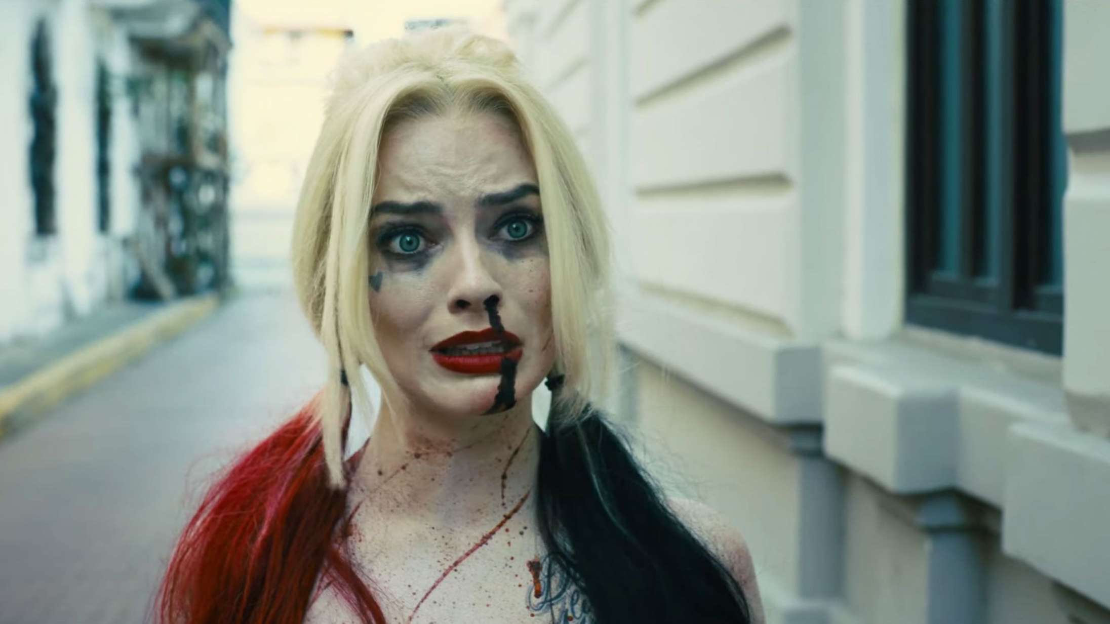 Margot Robbie presser på for at filme Harley Quinn og Poison Ivy-romance