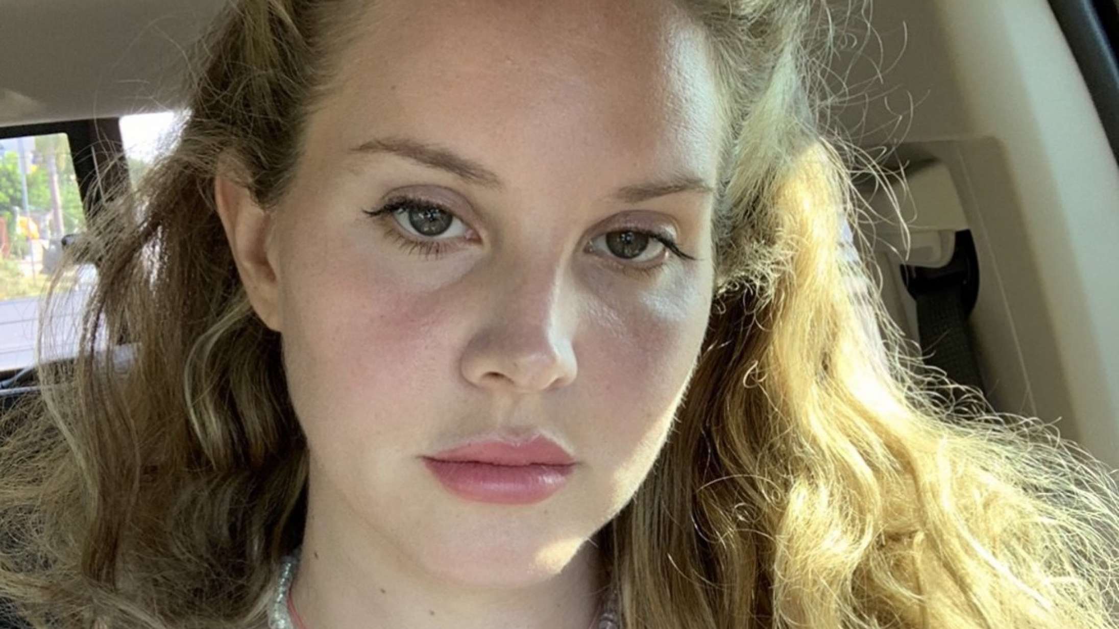 Lana Del Reys nye single, ‘A&W’, havde oprindeligt en noget mere kontroversiel titel