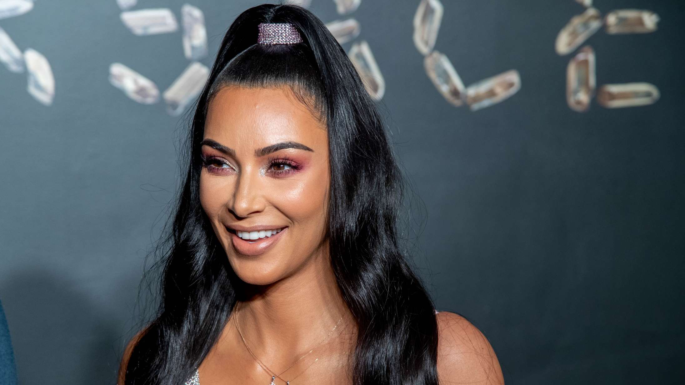Kim Kardashian går til modangreb på Kanye West i Instagram-kommentar