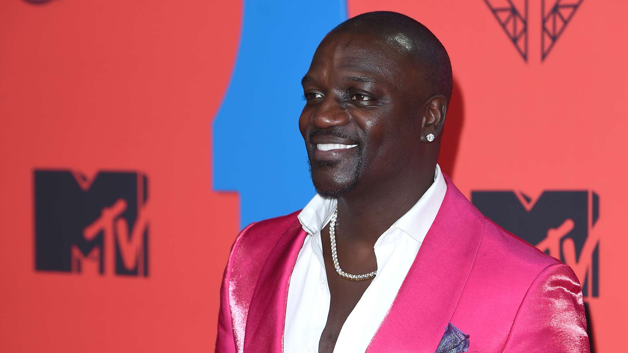 Akon planlægger at bygge endnu en futuristisk Akon City i nyt afrikansk land