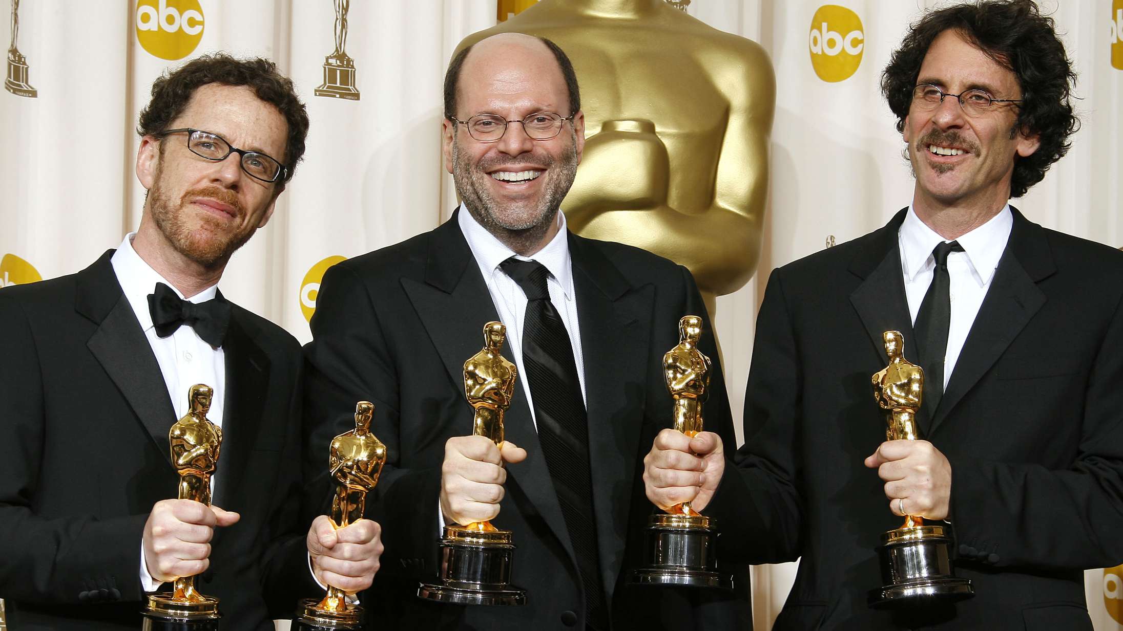 Afsløringen af en af verdens mest magtfulde filmmænd sender en klar besked til danske røvhulschefer