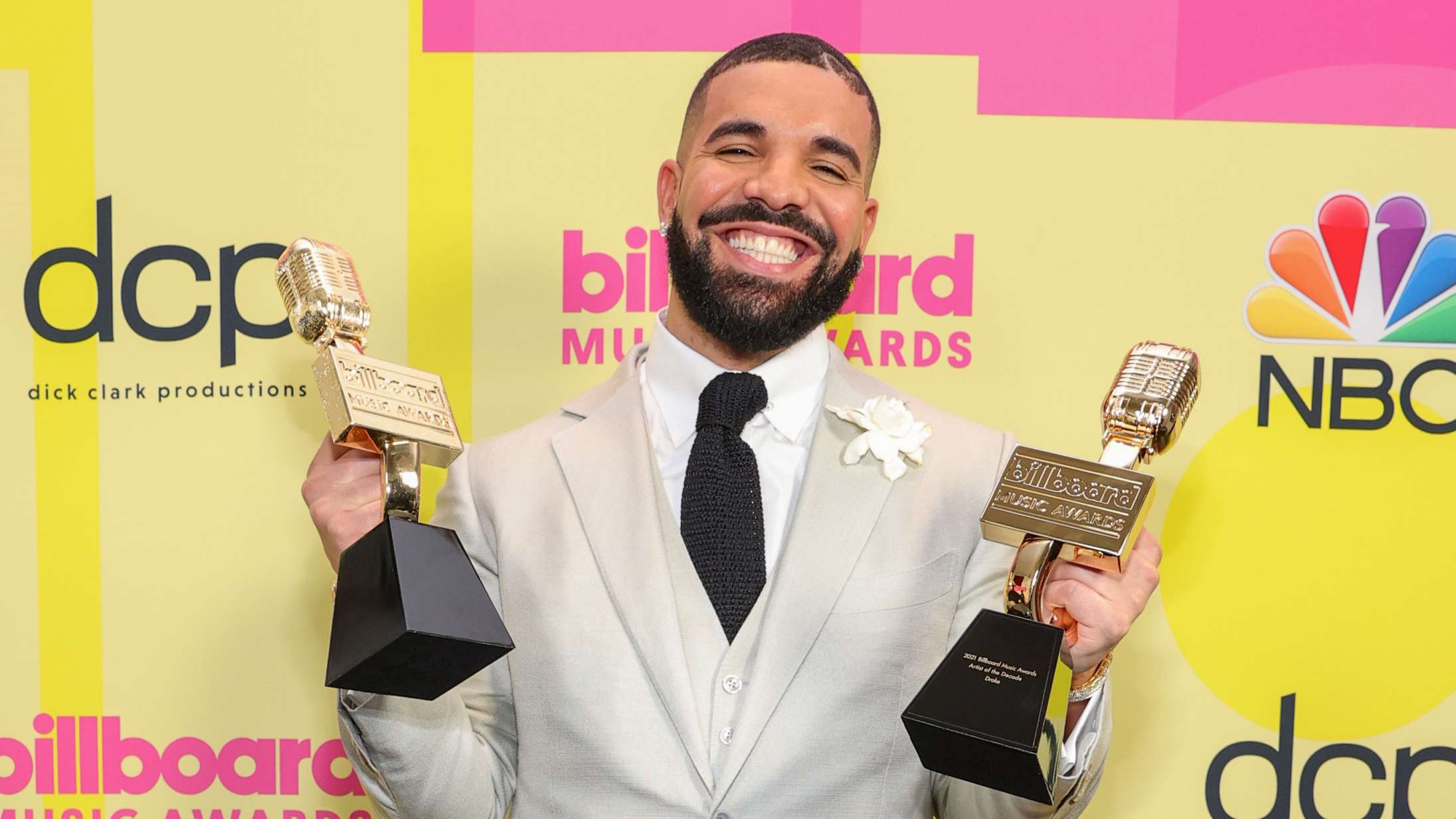 Drake lejede et helt stadion for at fejre stor musikpris – se billeder