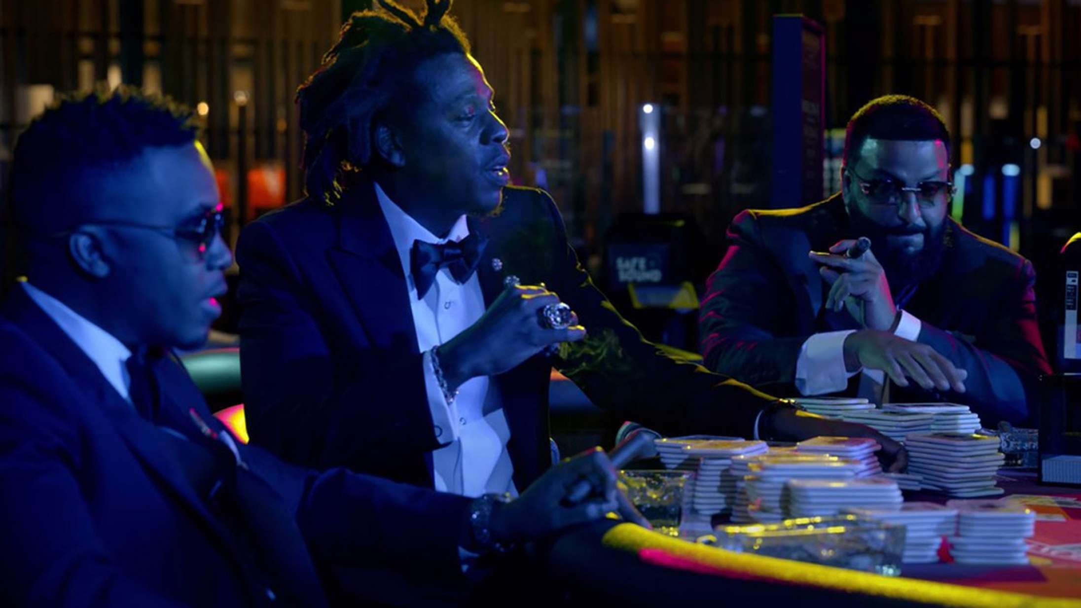 Jay-Z, Nas og DJ Khaled flasher deres rigdom i musikvideoen til ‘Sorry Not Sorry’