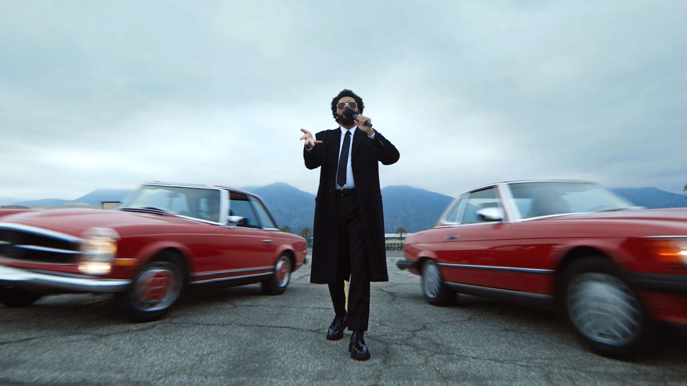 The Weeknd fortsætter stimen af koncept-optrædener med bilkonvoj til Billboard Music Awards