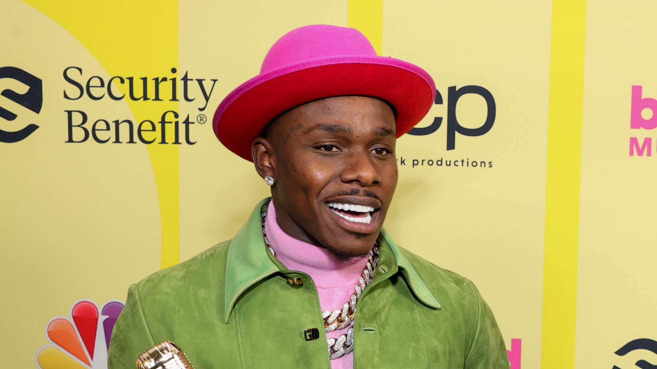Det blev rimelig akavet for DaBaby, da Billboard Music Awards spillede den forkerte vindersang