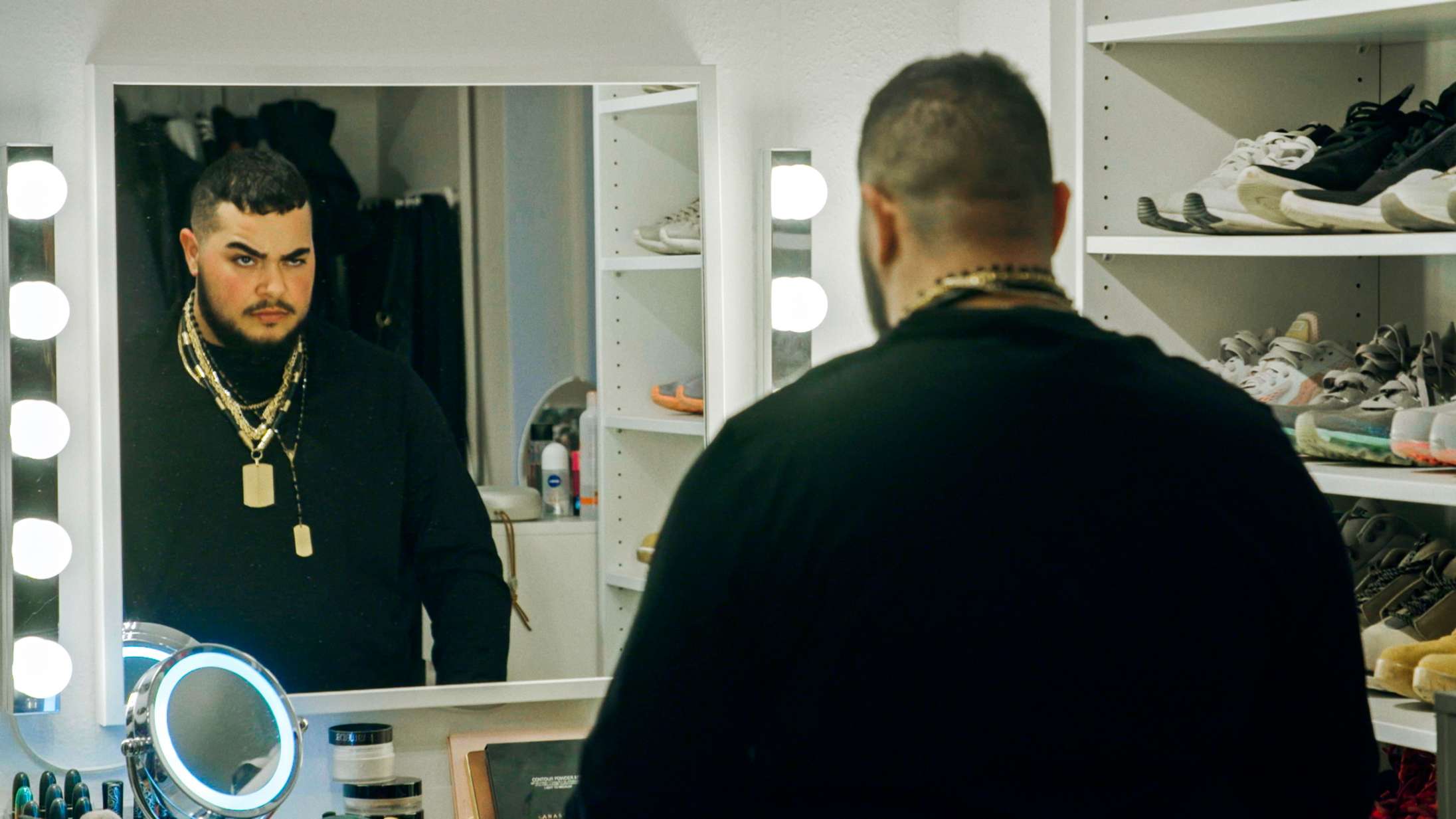 Lyt til Soundvenue Streamer: DR3-serien ’Macho’ har et twist, der kan flytte bjerge