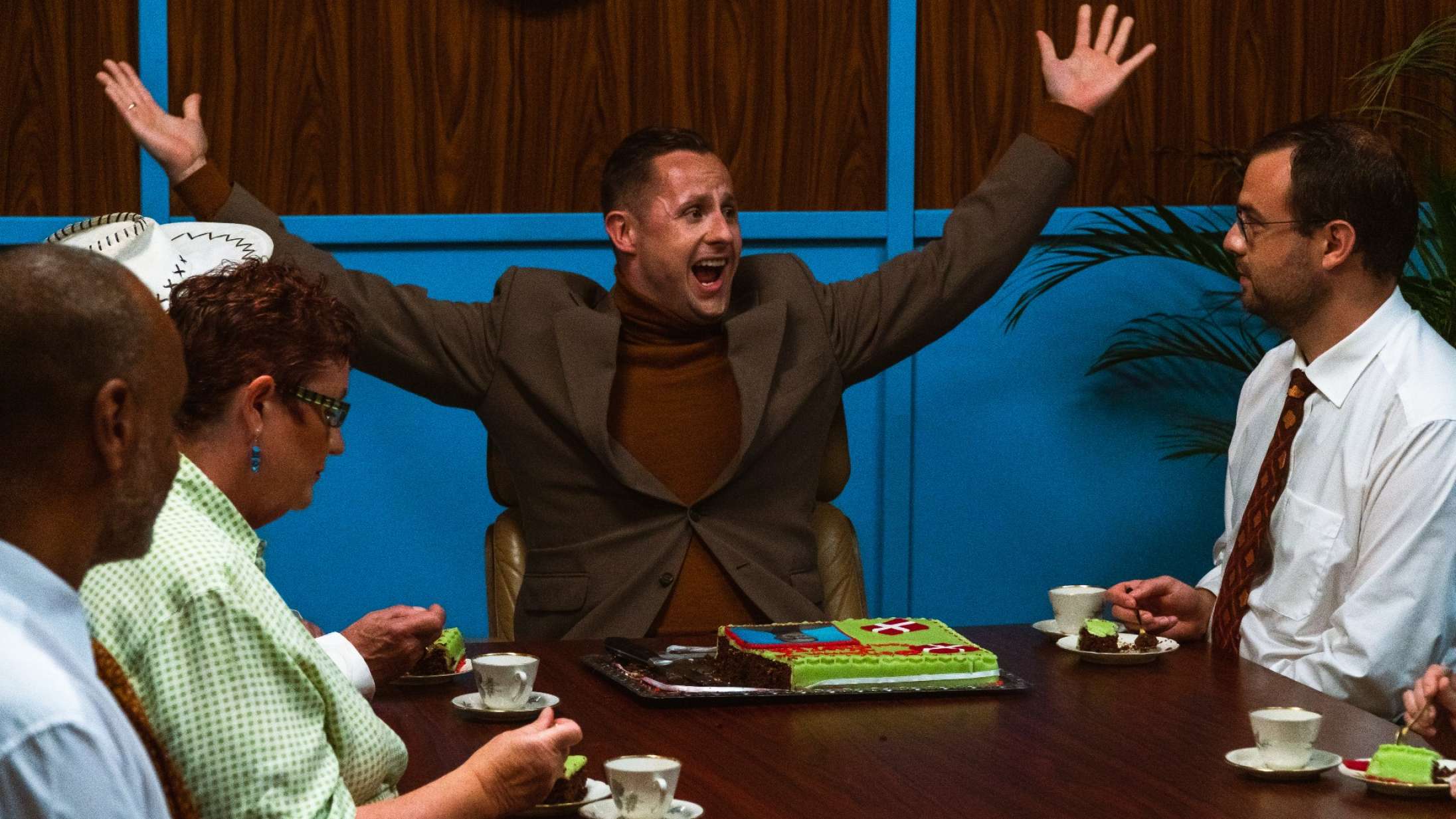 Premiere: Benjamin Hav serverer magisk kage – og så går det ellers amok