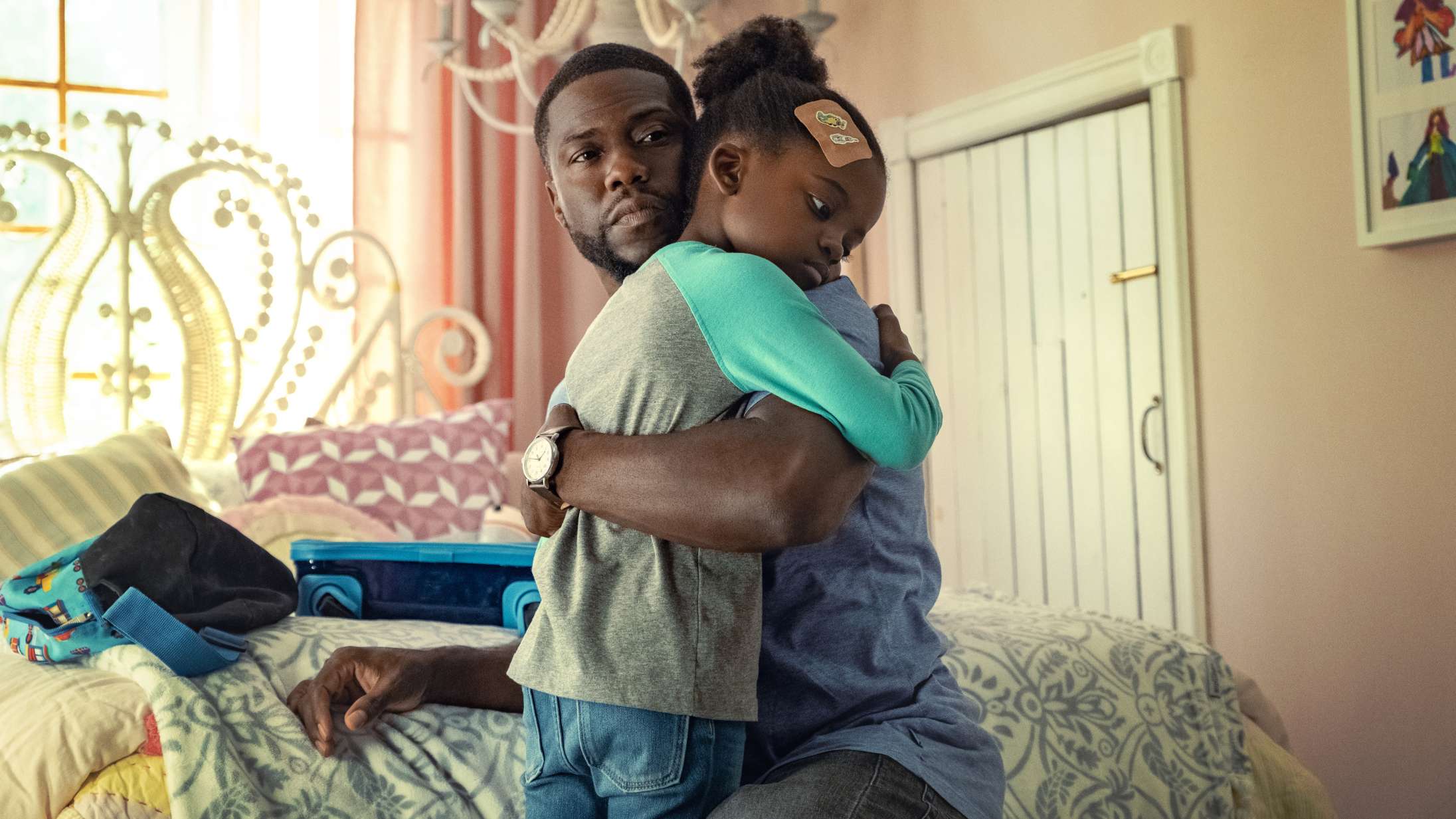 ‘Fatherhood’: Ny Kevin Hart-film på Netflix er hovedrystende forudsigelig