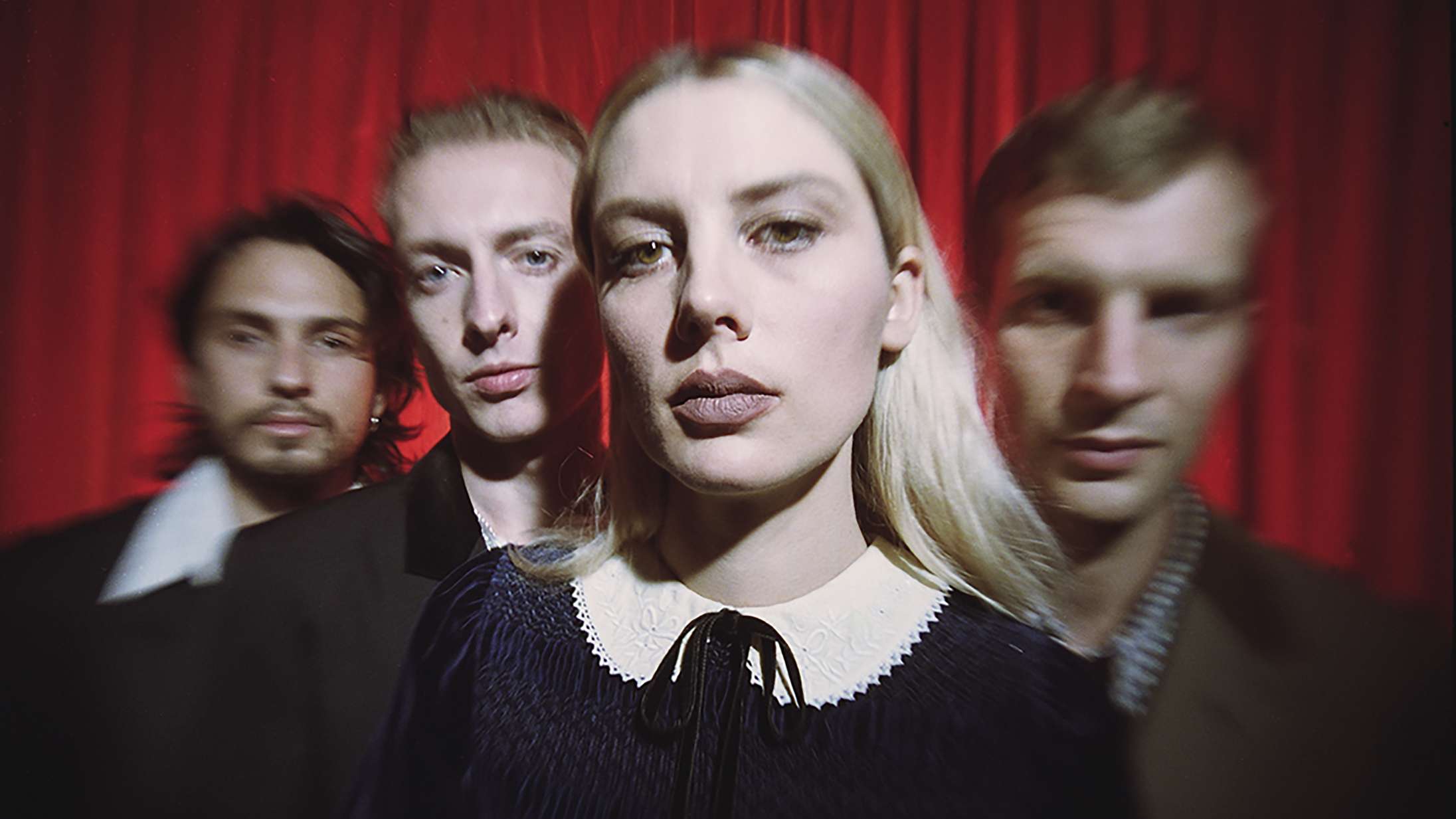 Wolf Alice gør rocken relevant igen med det overrumplende ‘Blue Weekend’