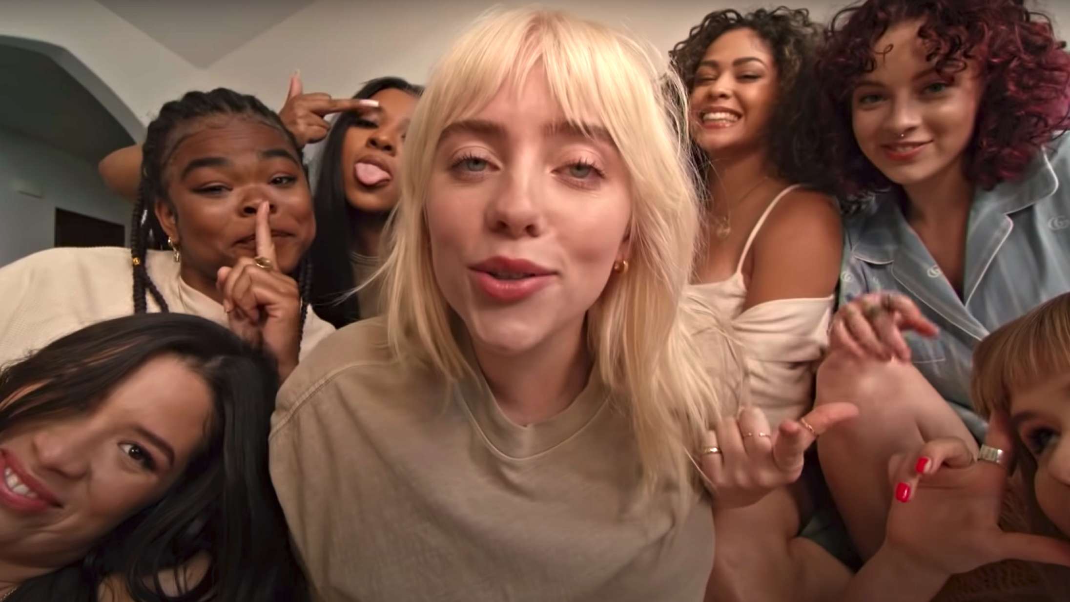 Billie Eilish deler den nye single ‘Lost Cause’ – med en festlig musikvideo, hun selv har instrueret