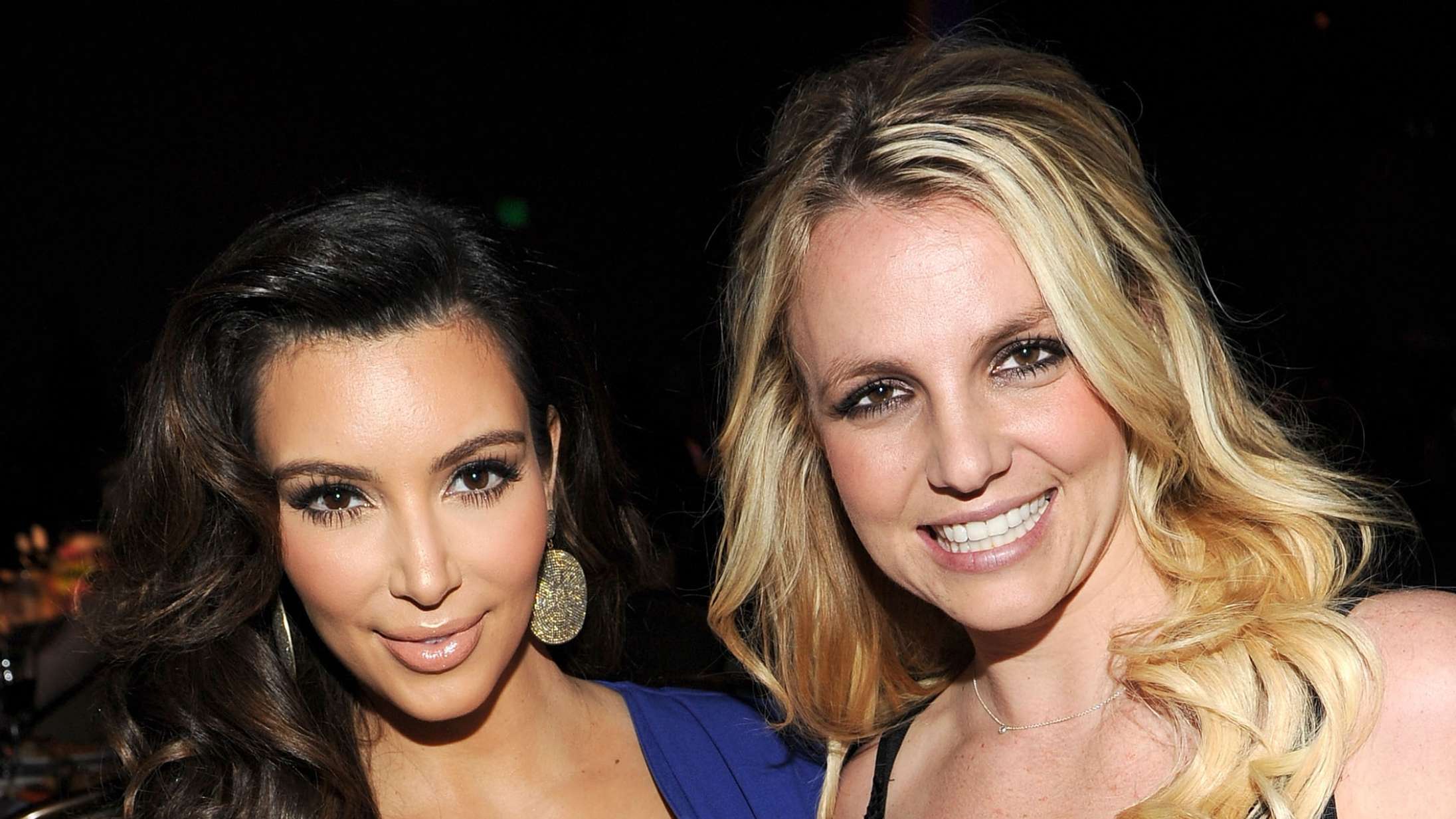 Fans trygler Kim Kardashian på Instagram: »Red Britney!«