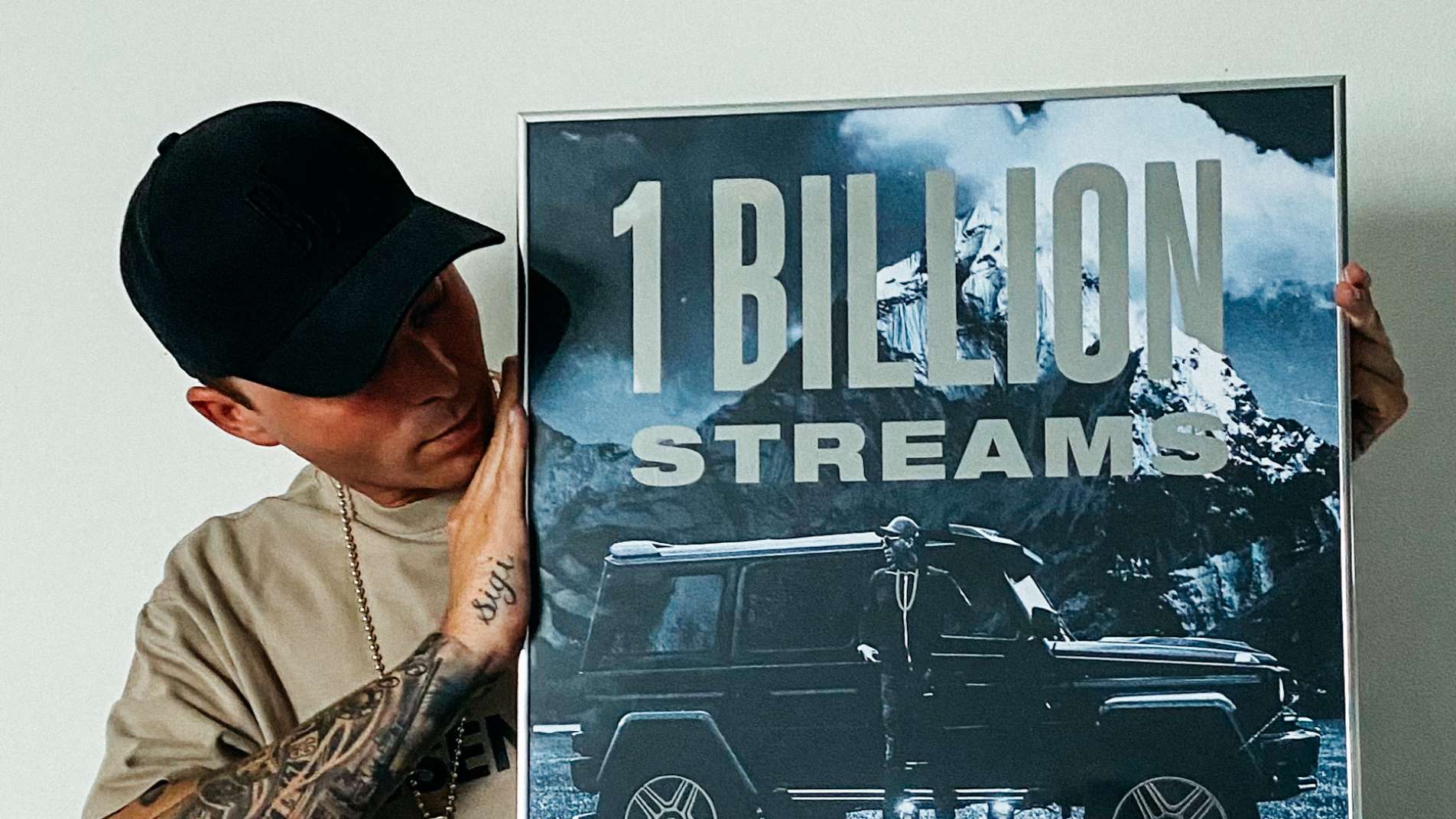 Gilli har rundet en milliard streams som første danske kunstner / Nyhed