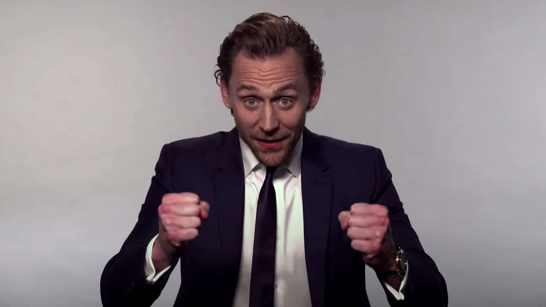 Tom Hiddleston snakker Alligator-Loki med Jimmy Fallon, og vi elsker hvert sekund
