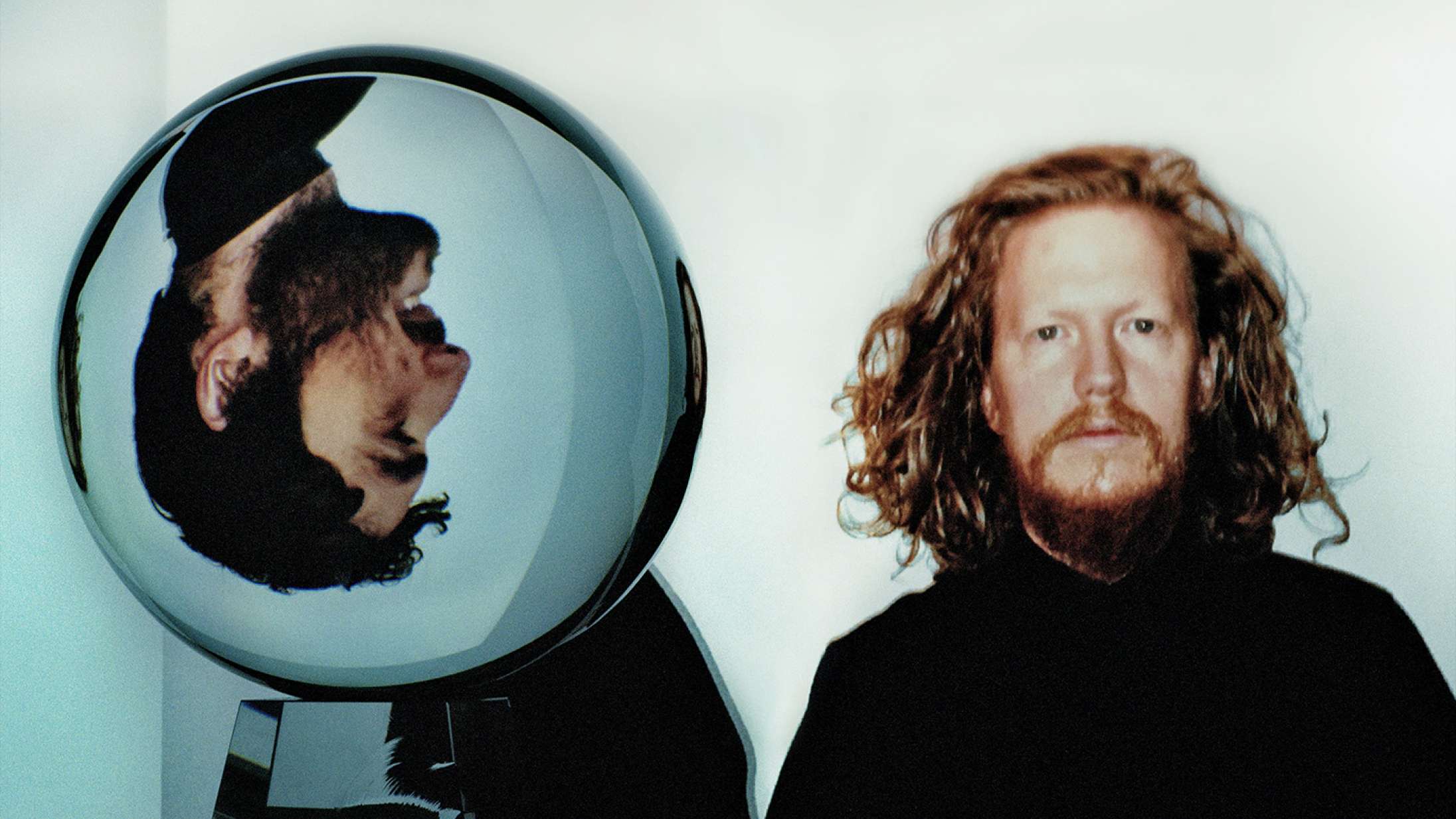 Darksides fængslende comebackalbum inviterer til, at du lægger dig ned og lukker øjnene