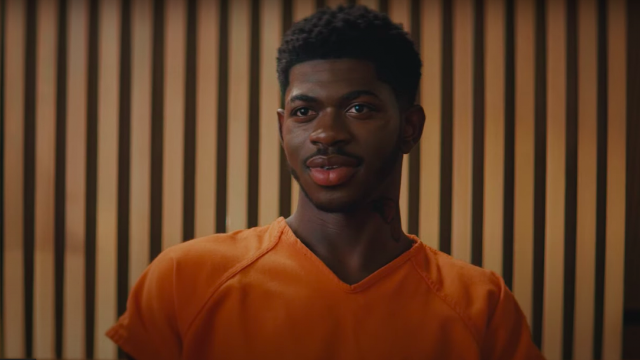 Lil Nas X giver Nike fingeren i teaservideo for ny sang, ‘Industry Baby’