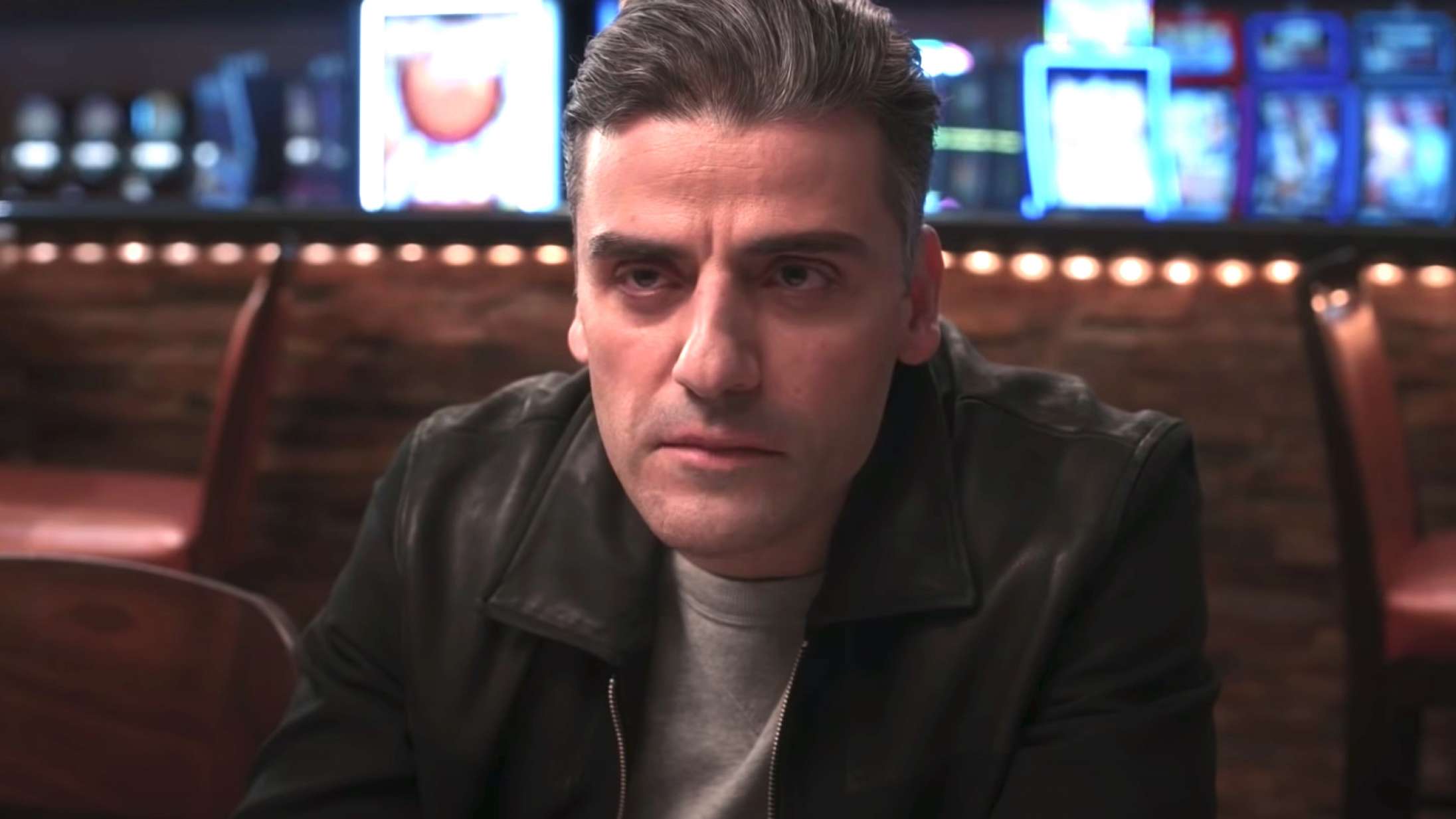 Willem Dafoe jagter Oscar Isaac i Paul Schraders ventede thriller ‘The Card Counter’ – se første trailer