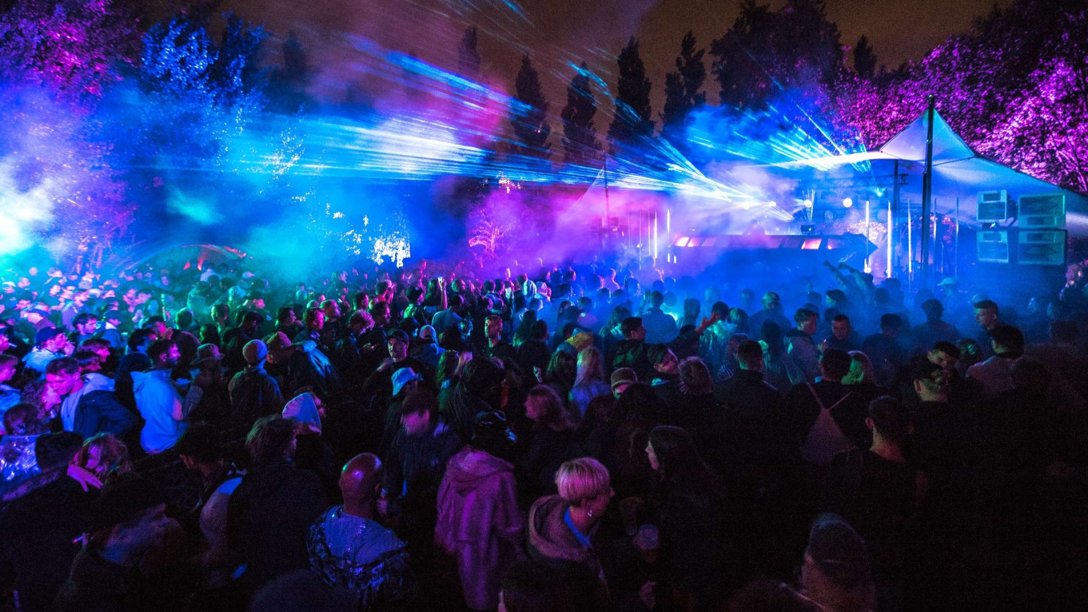 Hold nu op, det er hårdt at feste 11 timer i streg, tre dage i træk (specielt efter 18 måneders lockdown)