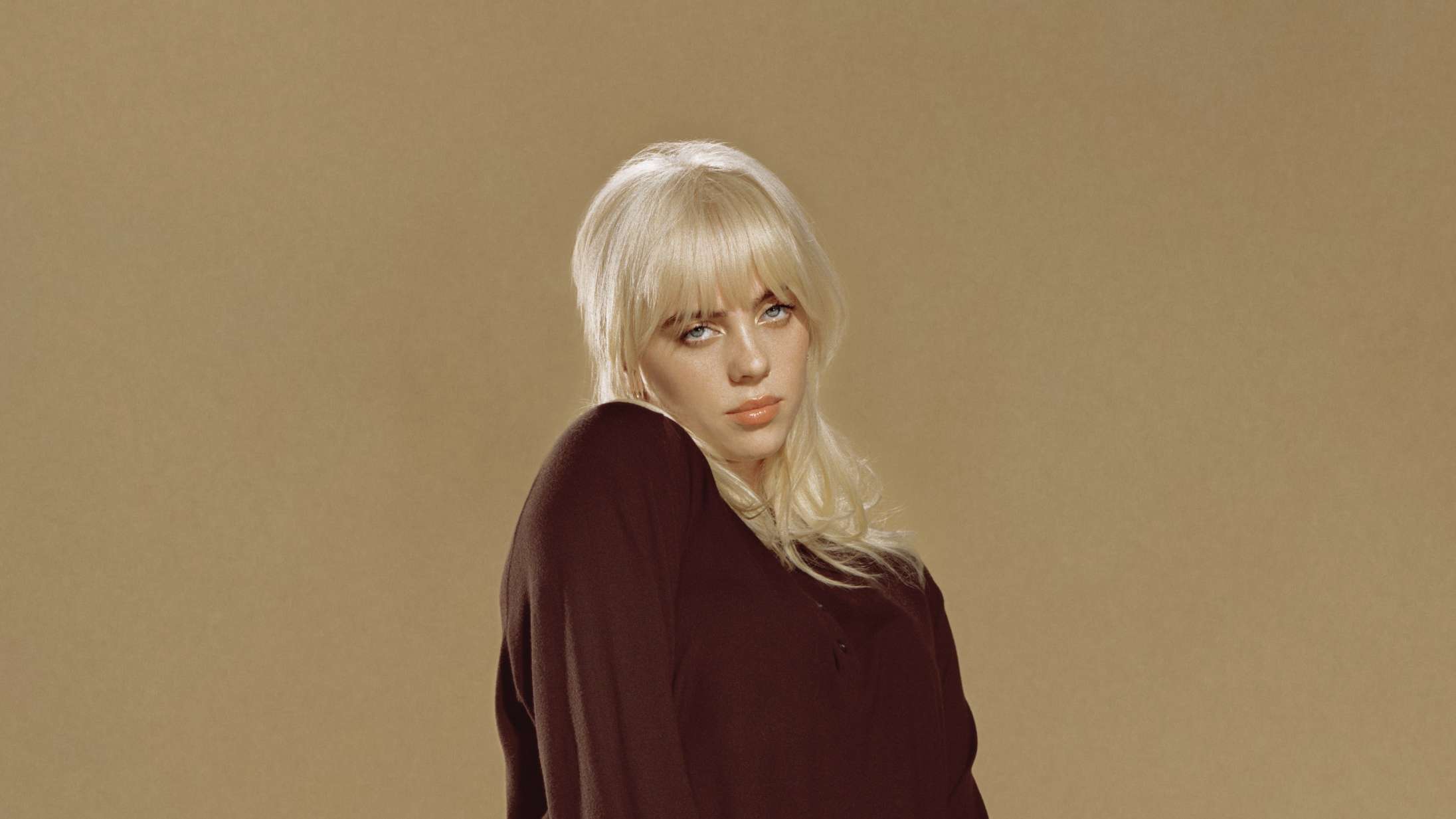 Billie Eilishs første rolle som skuespiller er baseret på lederen af en sexkult