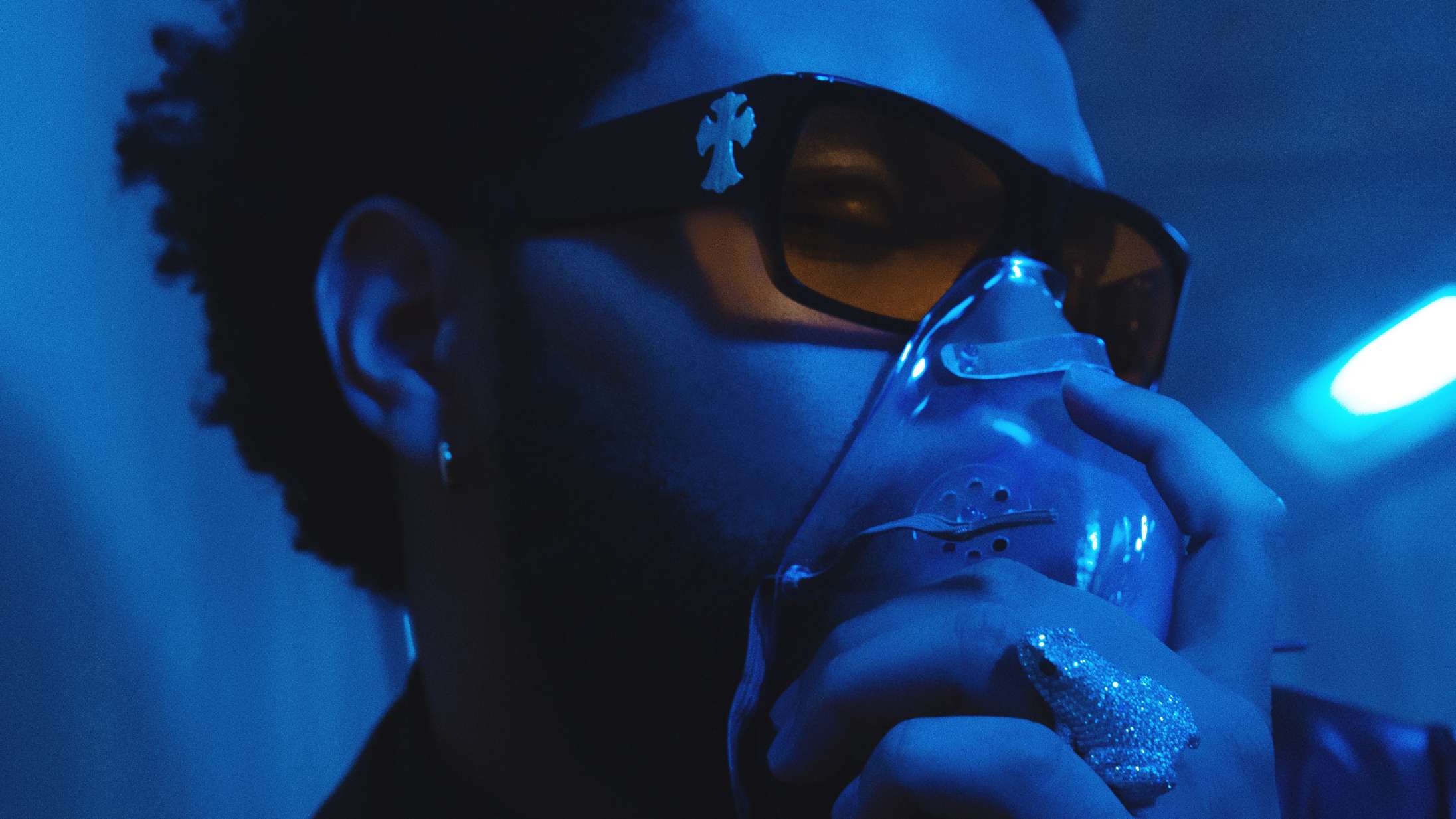 The Weeknd giver en opdatering på sin forsvundne stemme