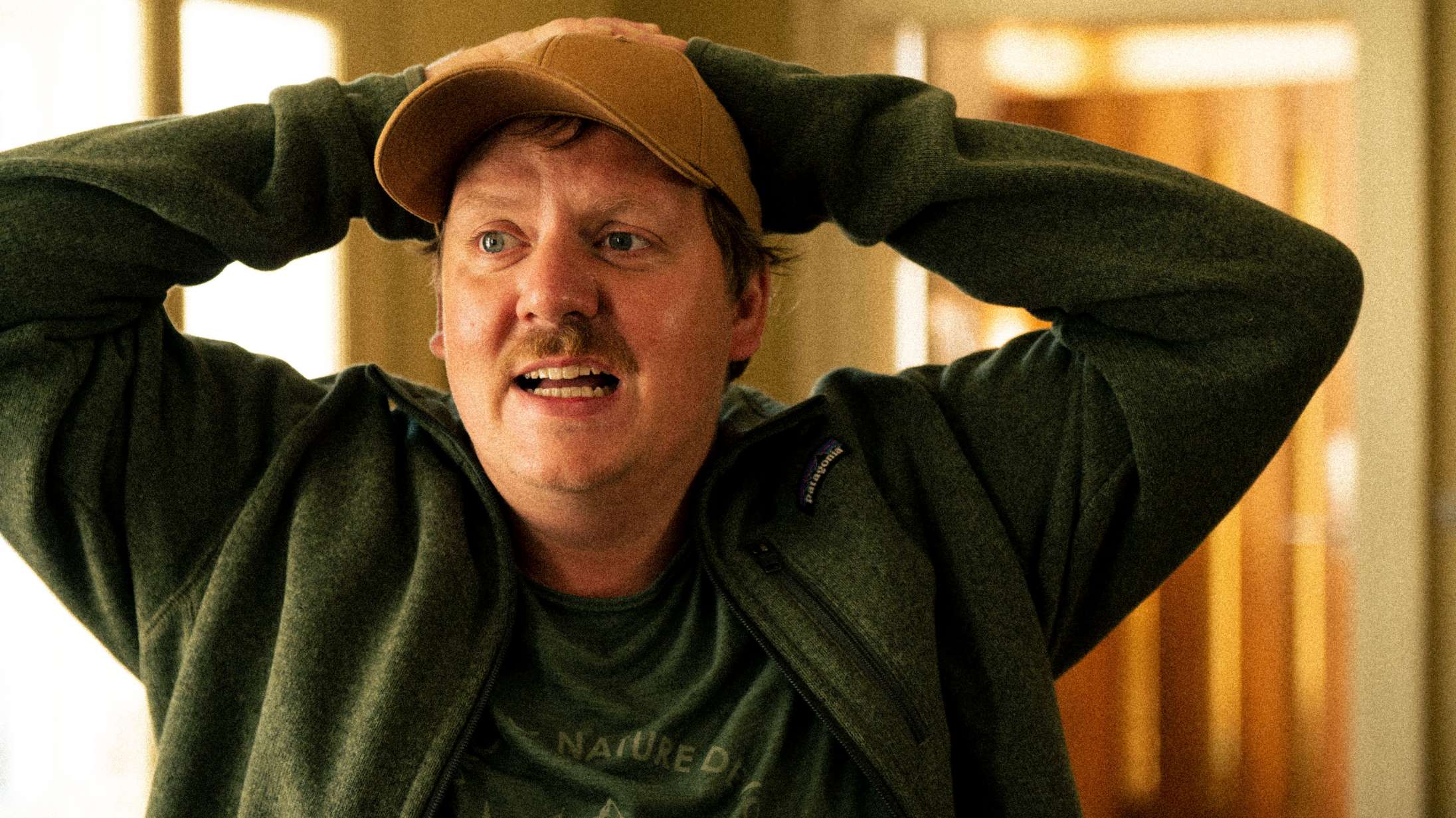 Han er en af landets sjoveste nye skuespillere: »Jeg er mere en indånder end en udånder«