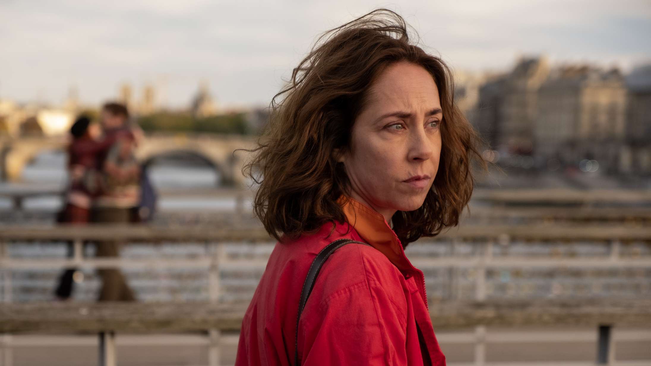 Sofie Gråbøl tager på akavet eventyr til Paris i Niels Arden Oplevs ‘Rose’ – se traileren