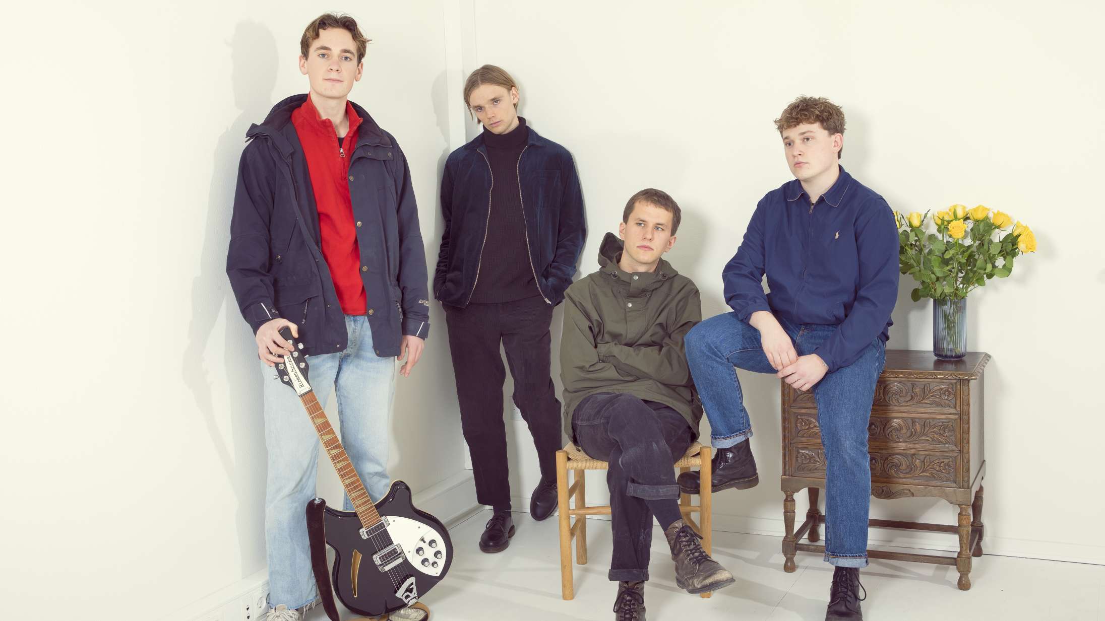 Premiere: Energien kan ikke holdes nede på den første single fra Modests debutalbum