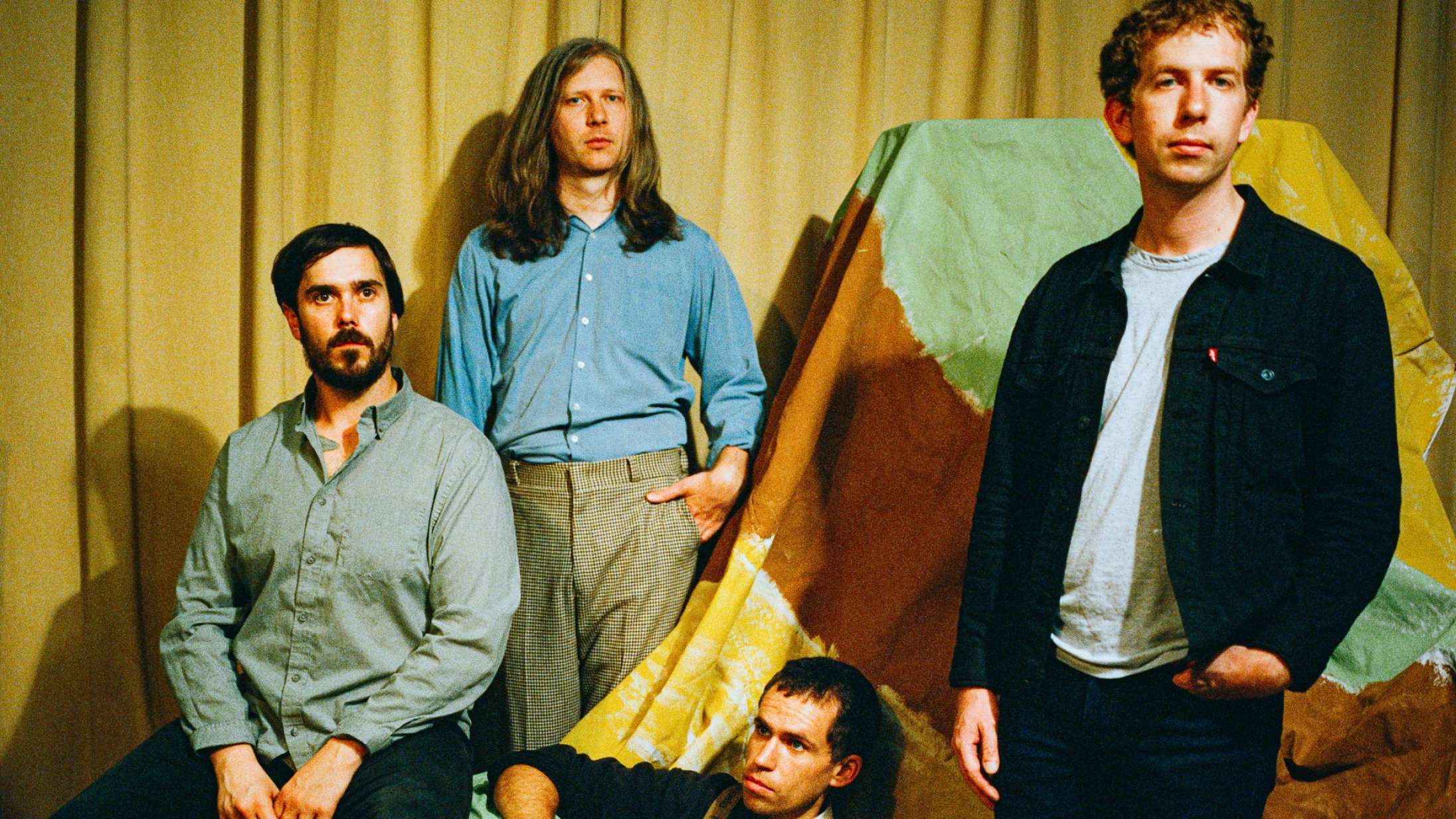 Parquet Courts’ politiske rockmusik er et oprør, hvor vi alle er inviteret til at danse med
