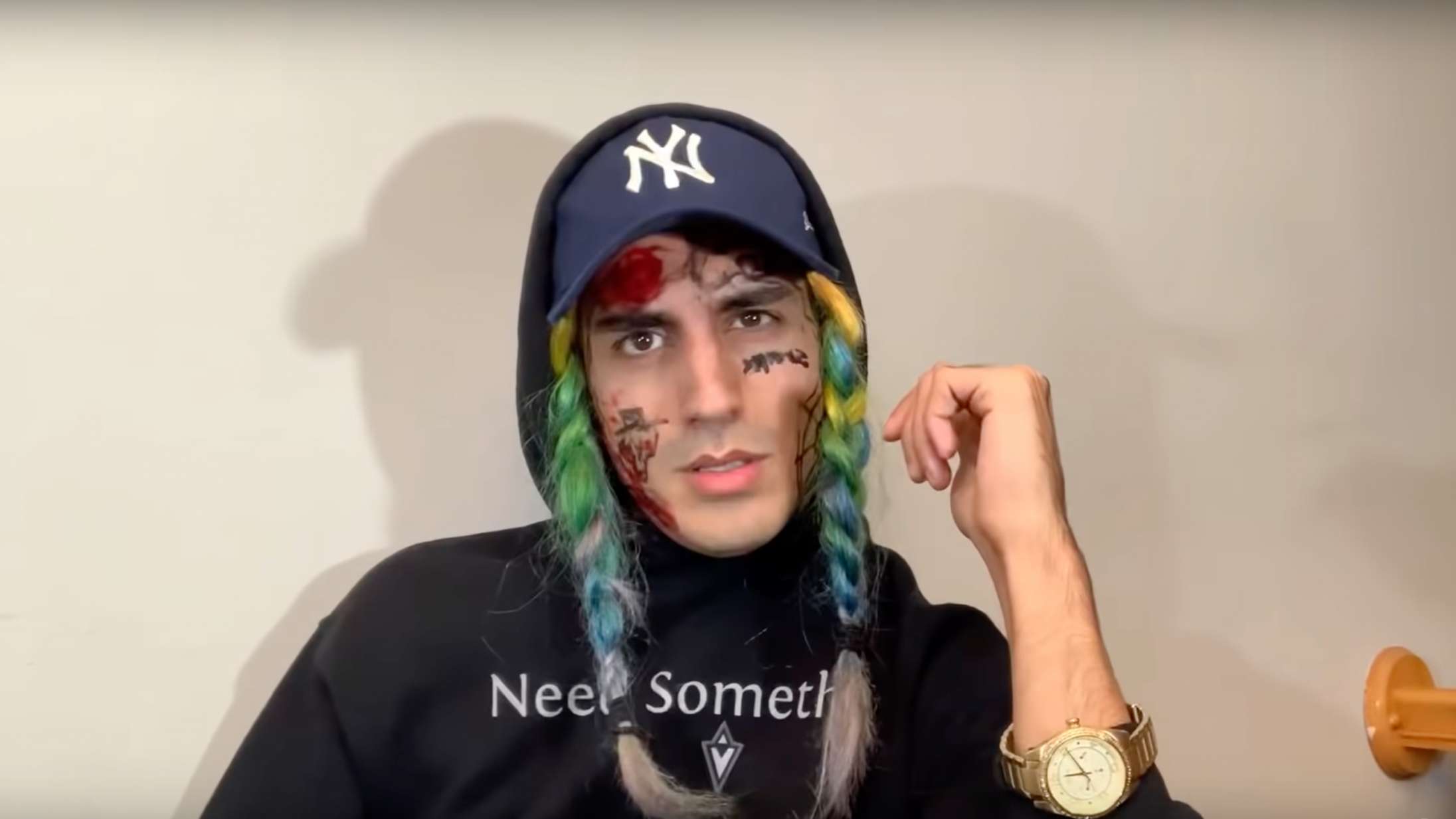 TikTok-stjerne anholdt og sigtet for dobbeltmord