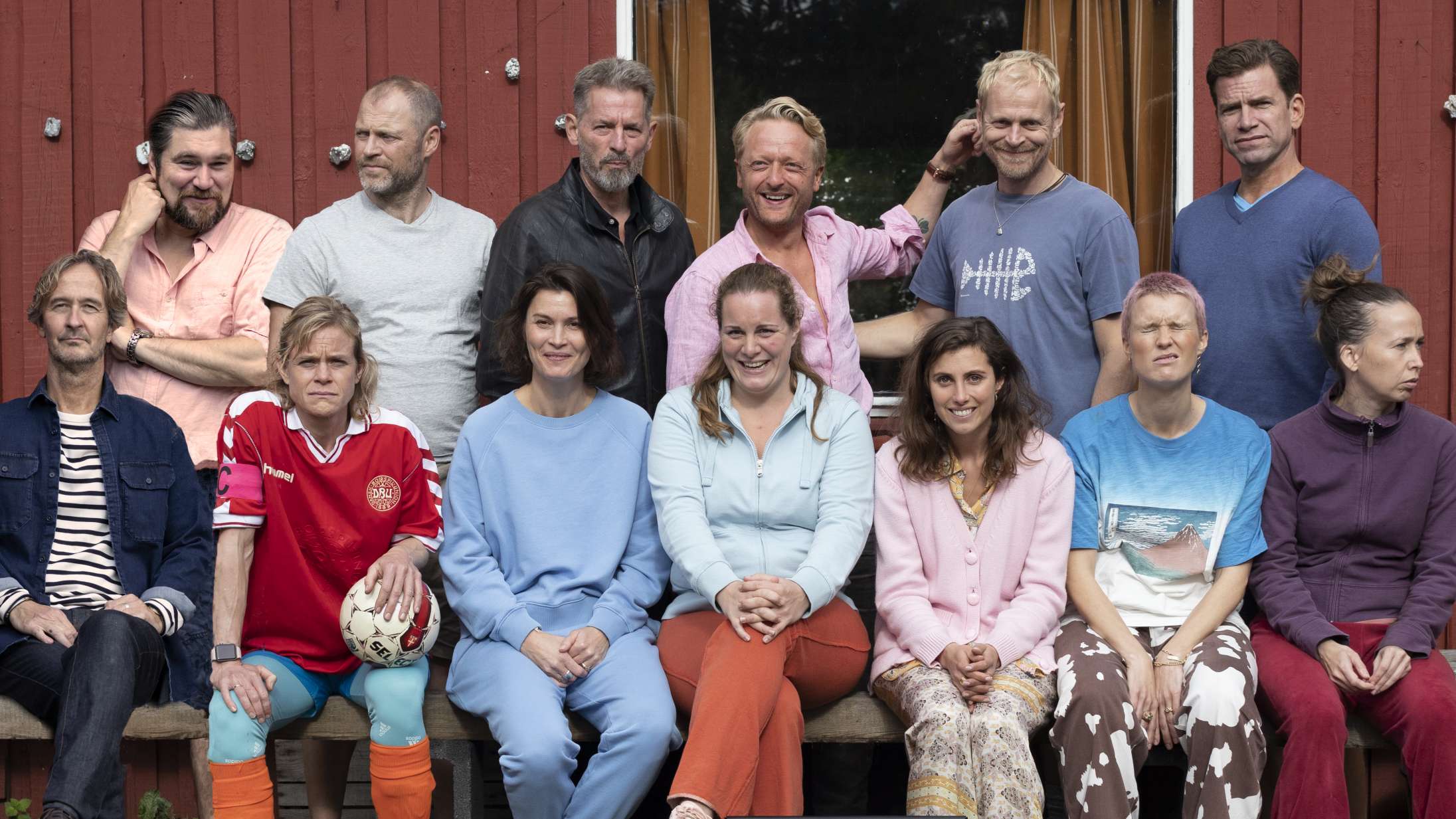 Paprika Steen instruerer stjernespækket komedie med Nikolaj Lie Kaas, Amanda Collin og Rasmus Bjerg