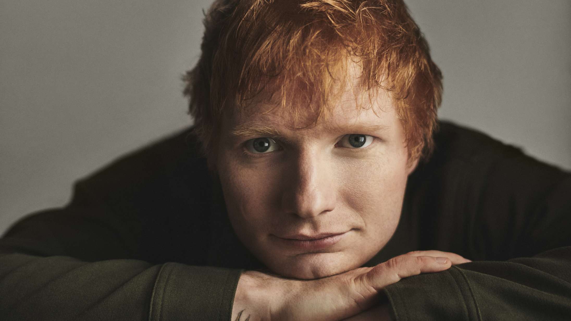 Ed Sheeran har åbenbart for vane at forære kæmpestore marmor-pikke til andre popstjerner
