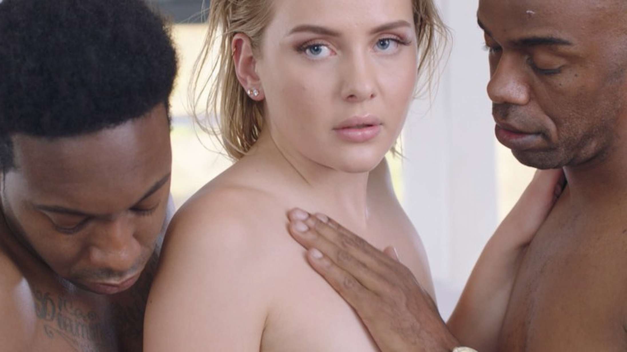 ‘Pleasure’: Svensk film om pornostjerne in spe er lige dele brækfremkaldende og frydefuld