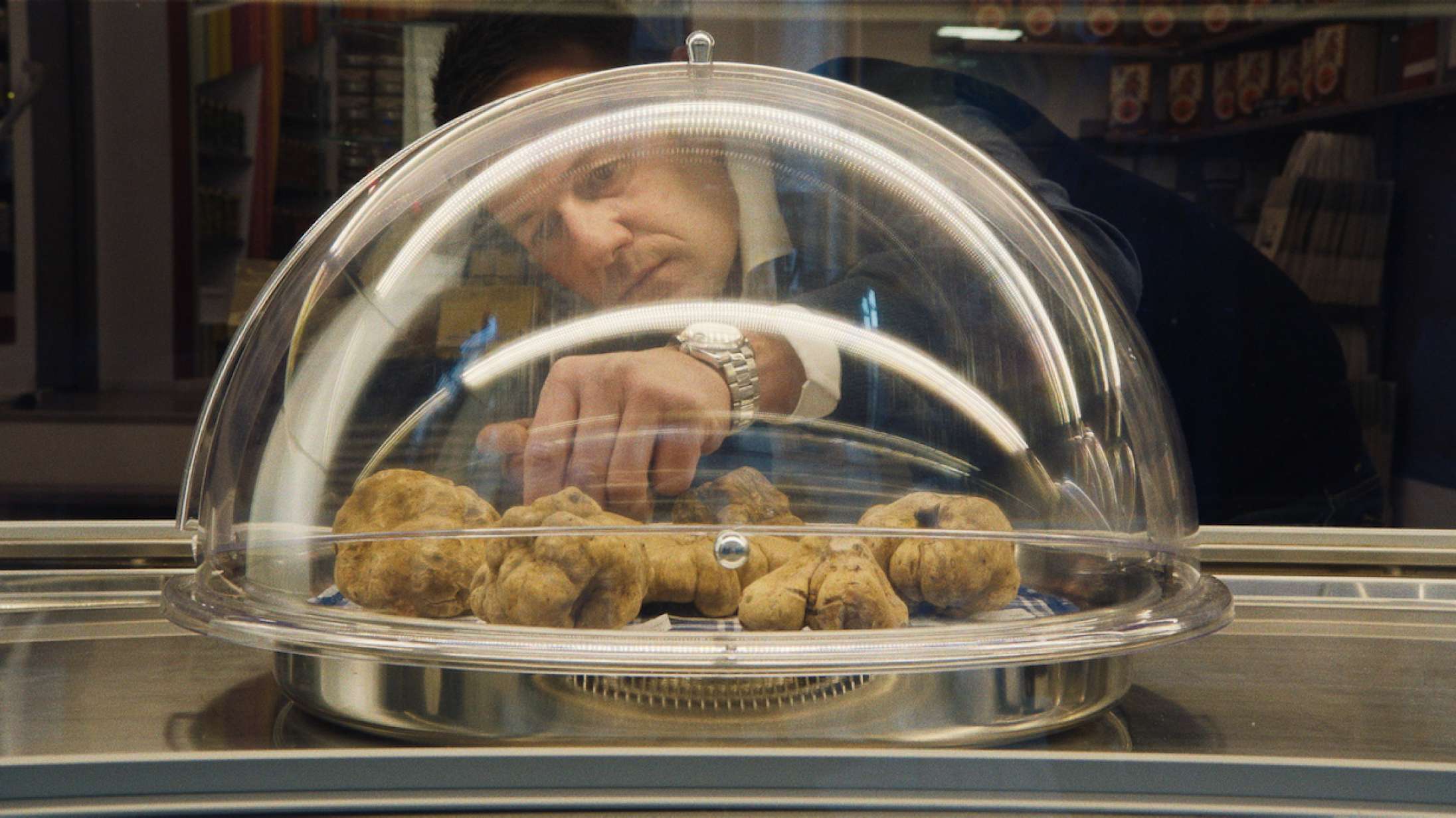 ‘Trøffeljægerne fra Piemonte’: Sansemættet dokumentar viser den hårde kamp om verdens dyreste ingrediens