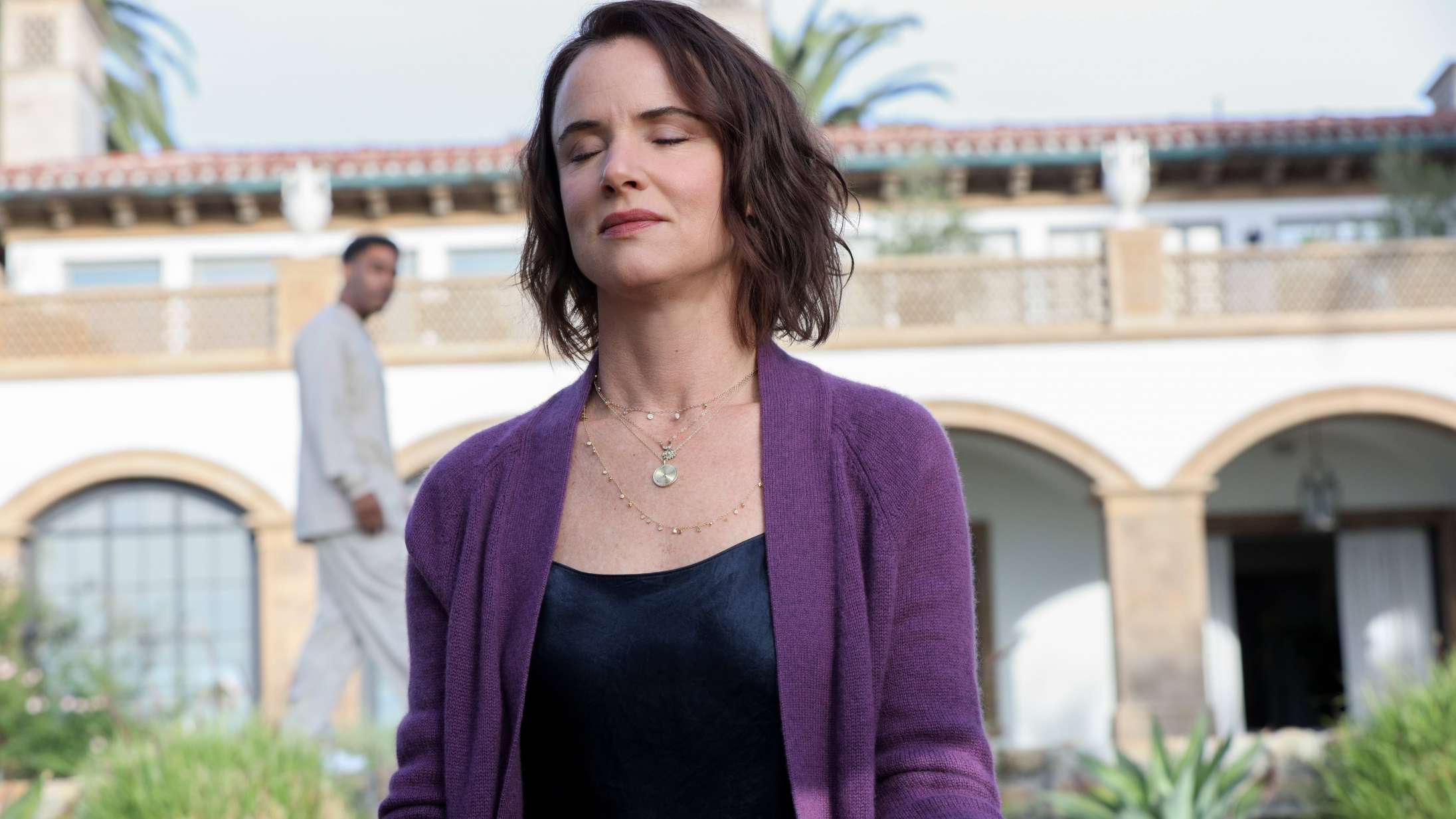 ‘Yellowjackets’: Hvordan overlevede de unge piger flystyrtet? Svaret er vanedannende langt ude