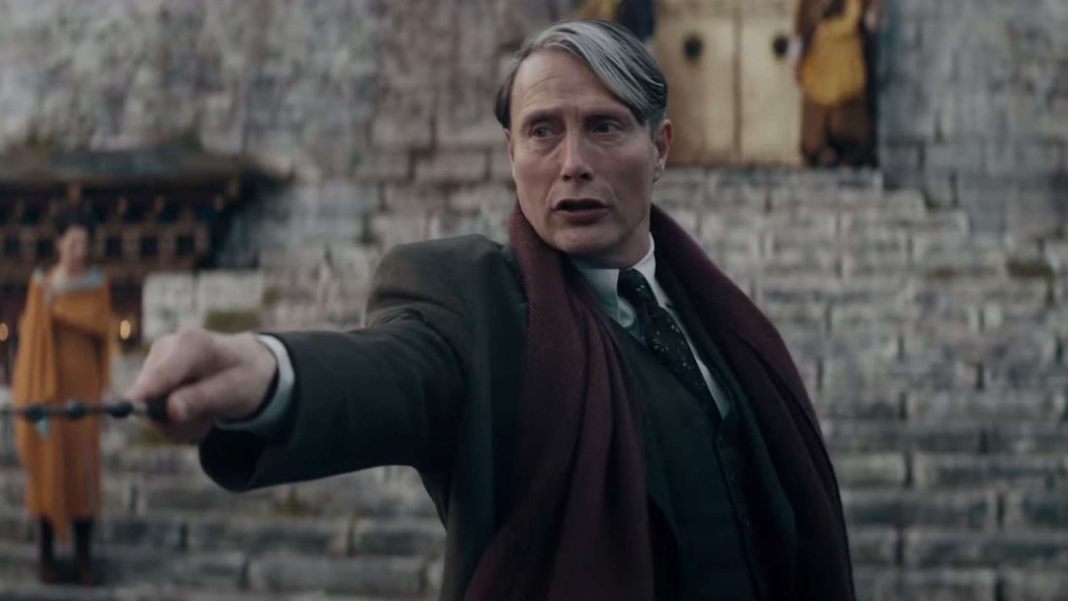 Se den fulde trailer til ‘Fantastiske skabninger 3’: Mads Mikkelsen erklærer krig mod alle os mugglere