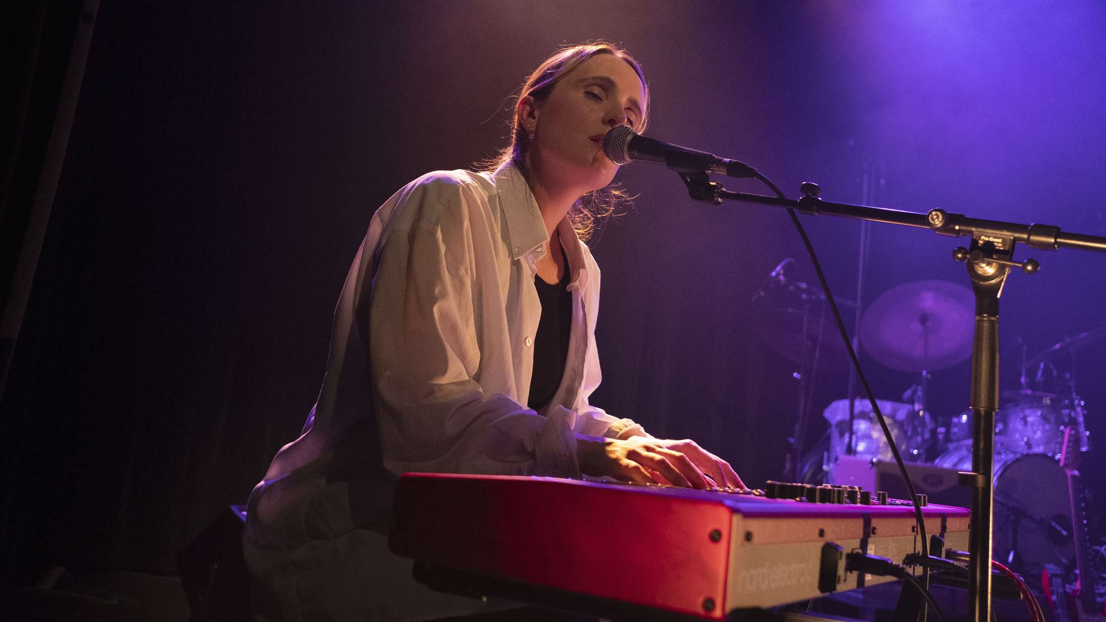 Selina Gins Hotel Cecil-koncert beviste, at hun er en enormt begavet performer