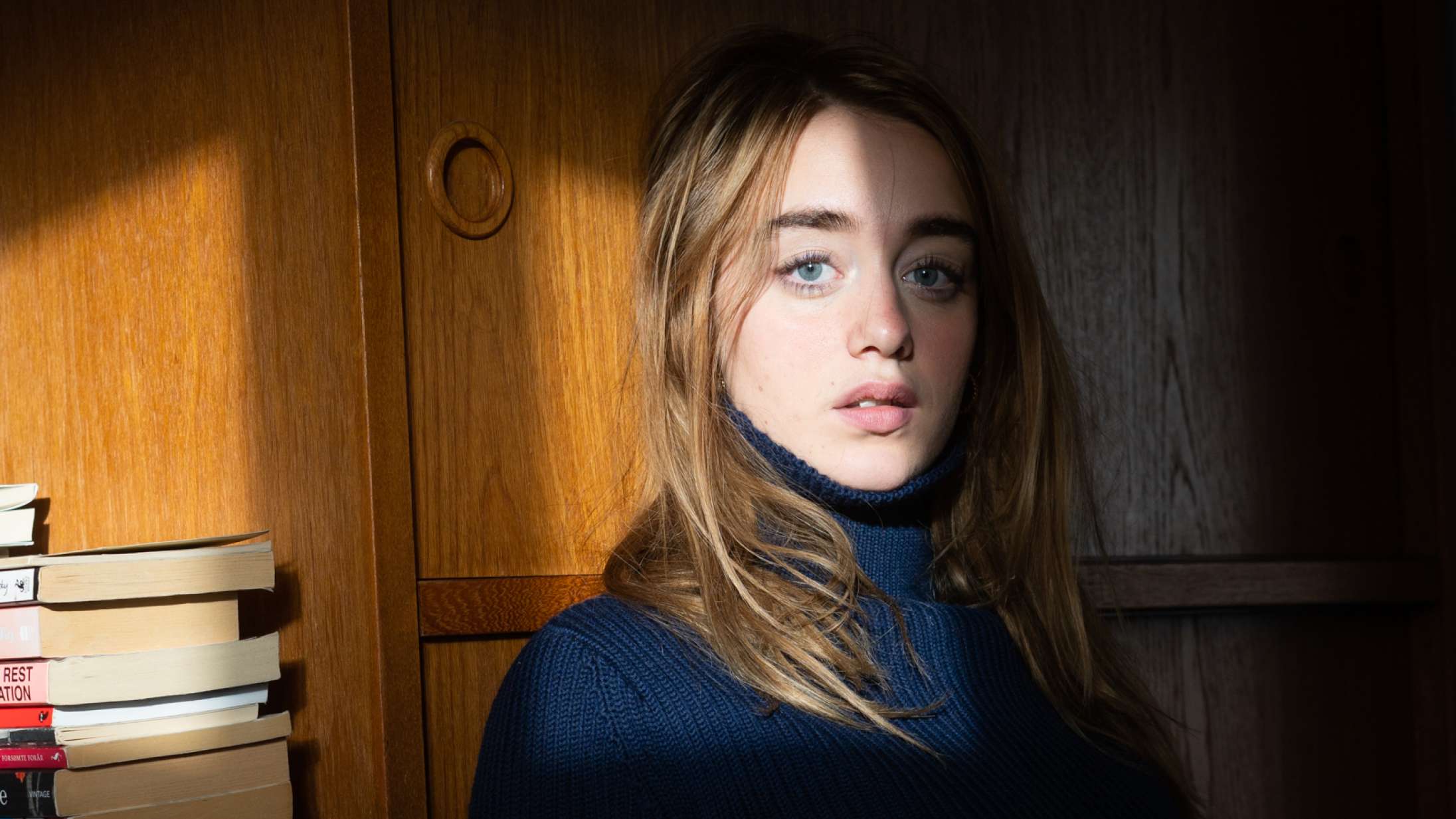 Her lægger Carla Philip Røder sine penge: »Det er i dag, jeg køber en gammel Nokia-telefon«