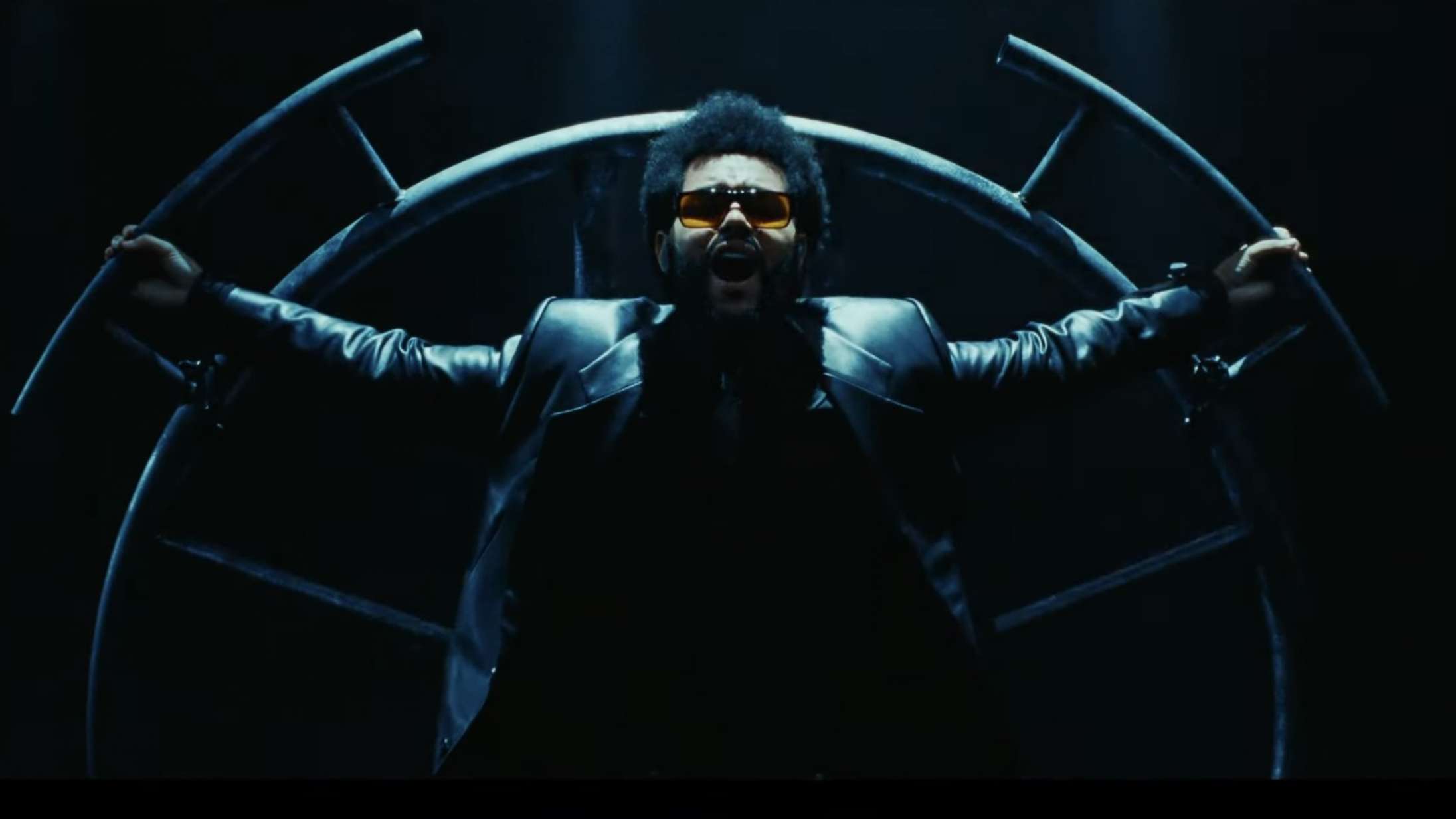 The Weeknd kickstarter sit nye musikvideo-univers med hjælp fra Jim Carrey – se videoen til ‘Sacrifice’