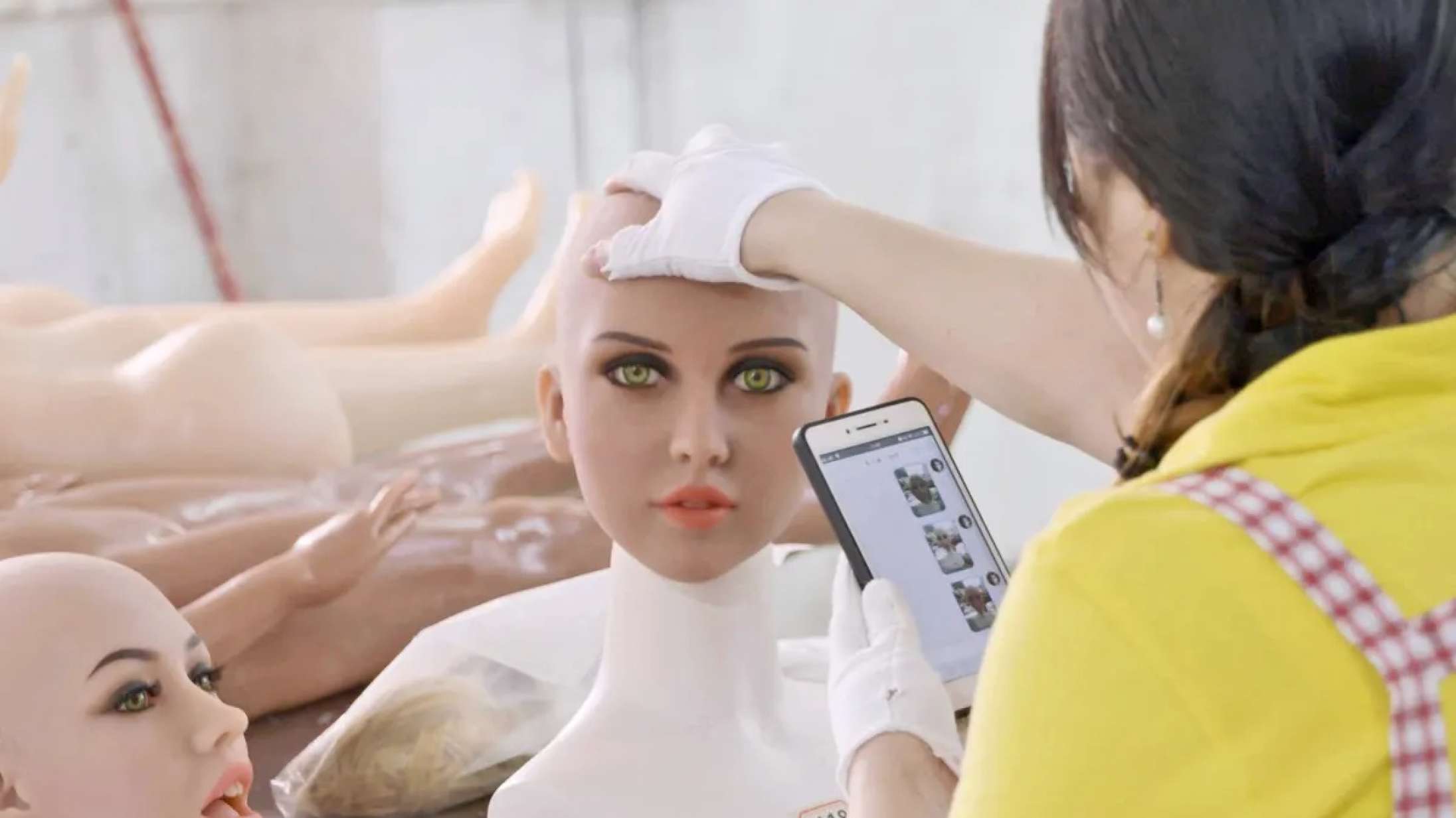 ’Ascension’: Det er ren science fiction at være på en sexdukkefabrik i Oscar-nomineret dokumentar